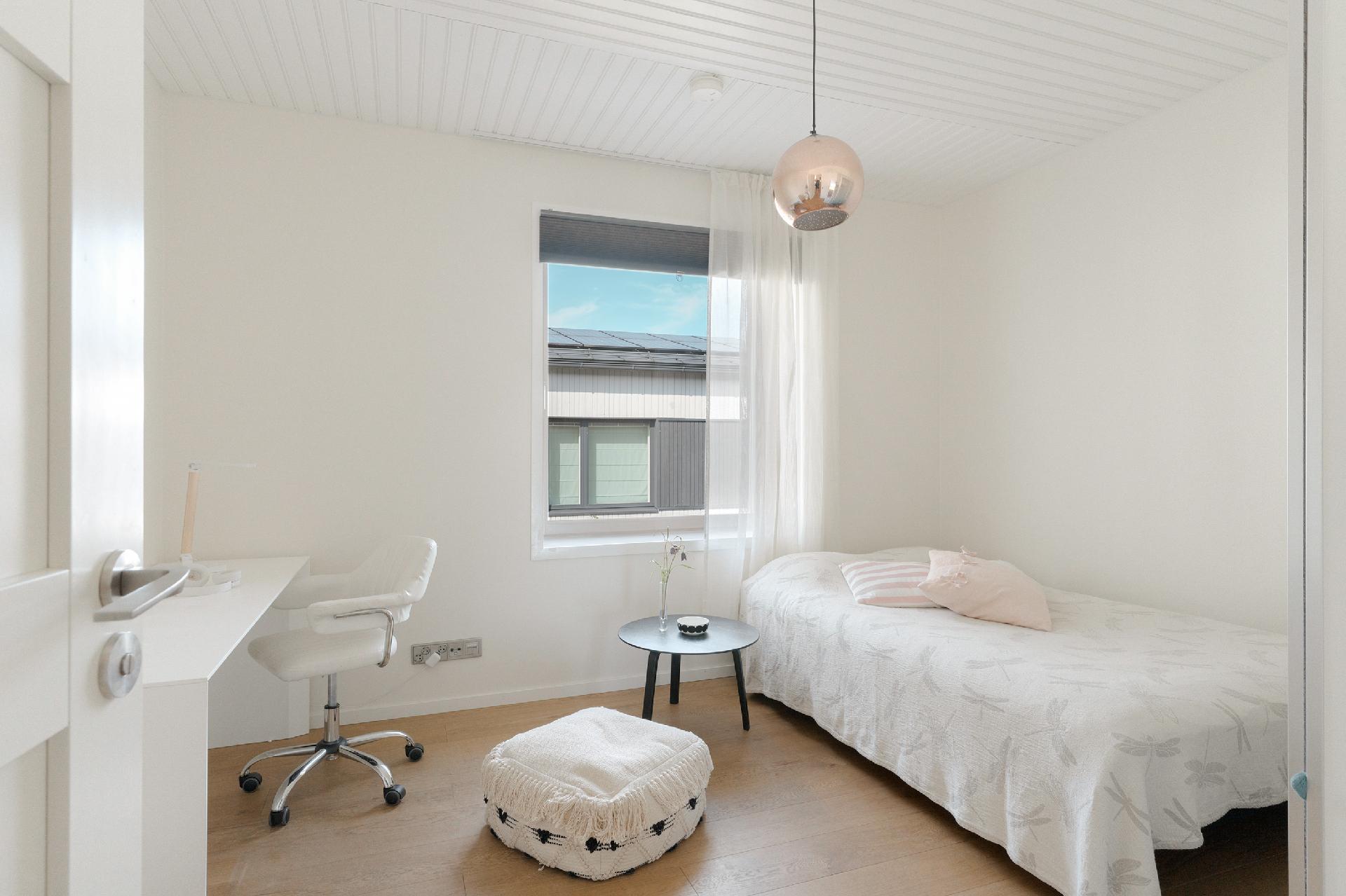 Kauppakumppanintie 11, Kauklahti, Espoo