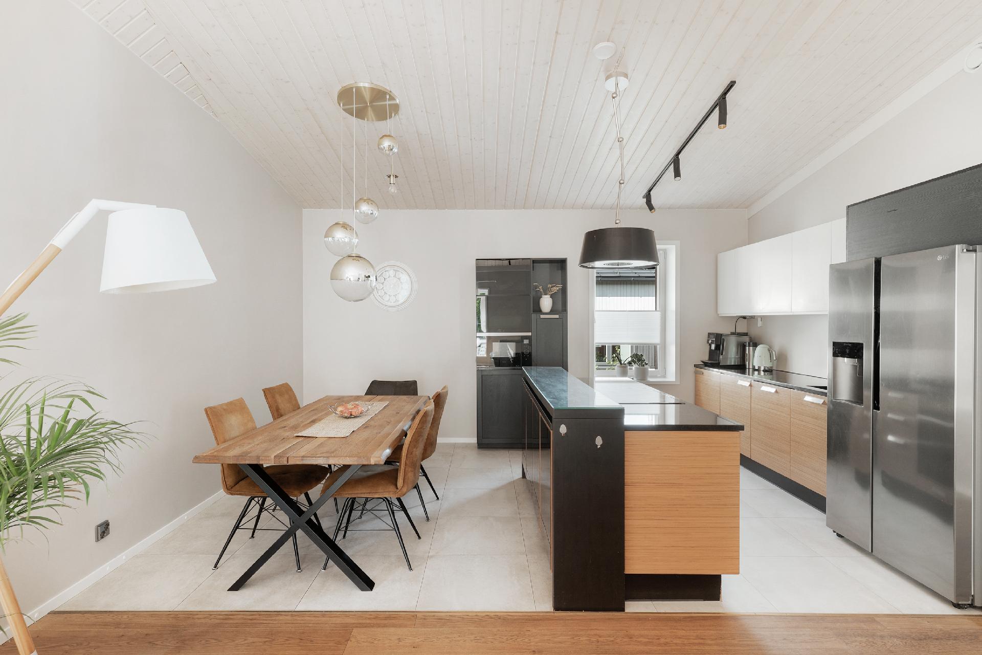 Kauppakumppanintie 11, Kauklahti, Espoo