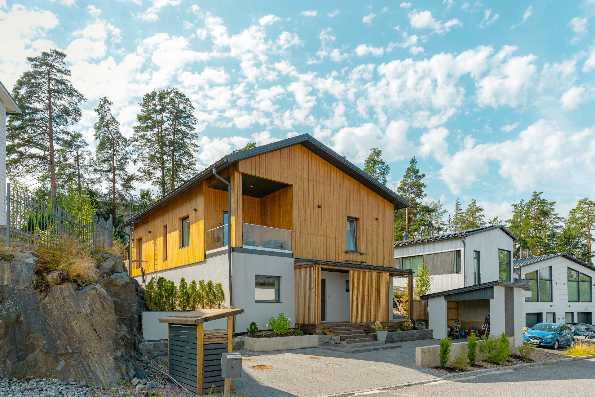 Kauppakumppanintie 11, Kauklahti, Espoo