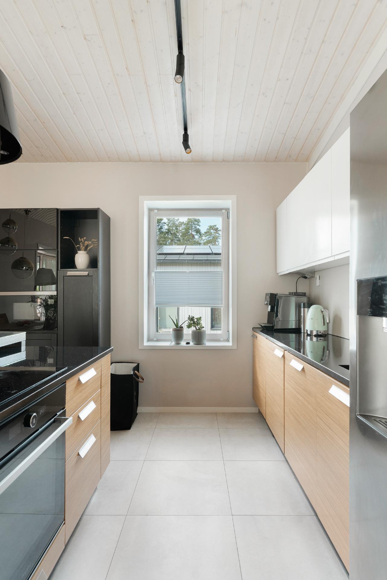 Kauppakumppanintie 11, Kauklahti, Espoo