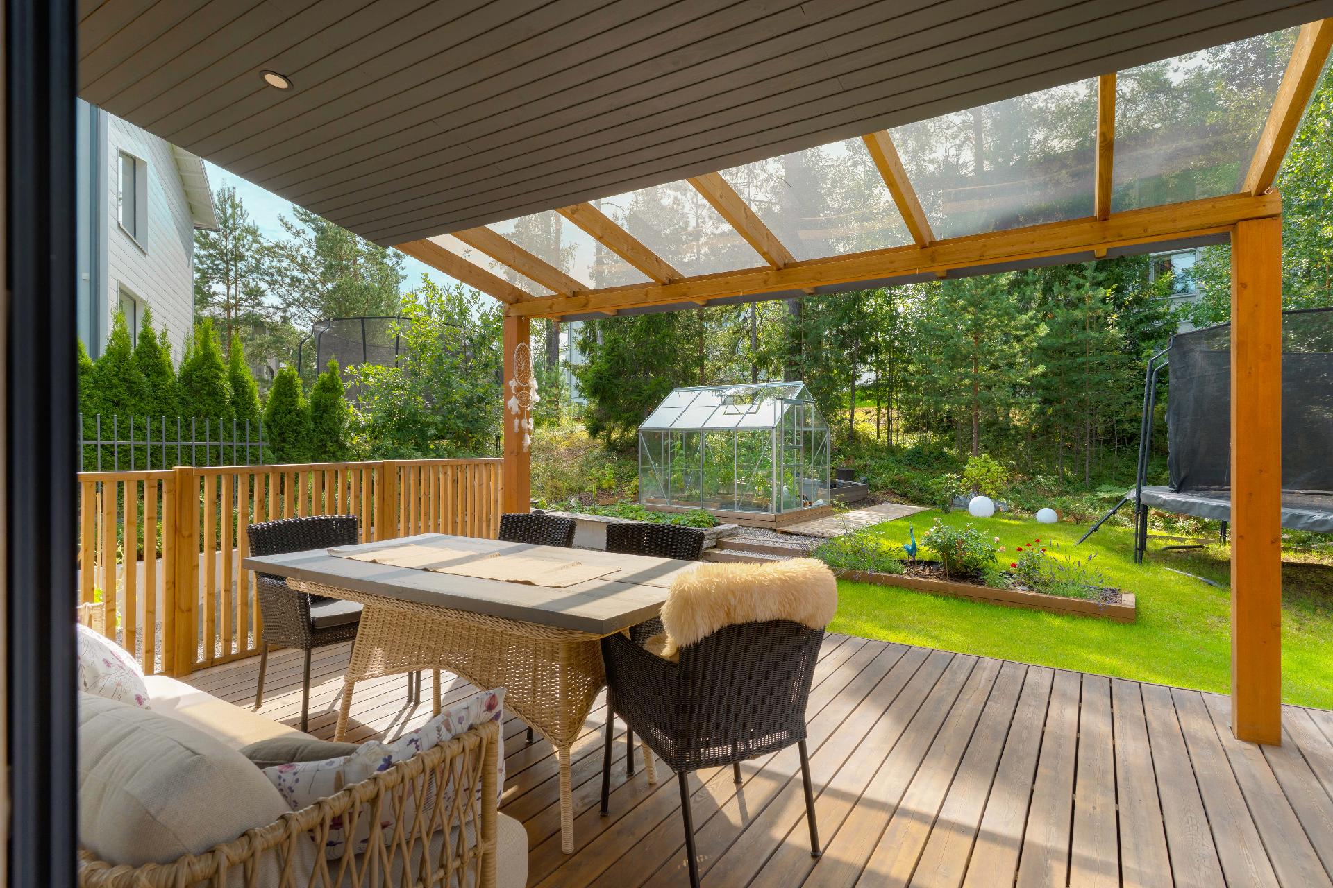 Kauppakumppanintie 11, Kauklahti, Espoo