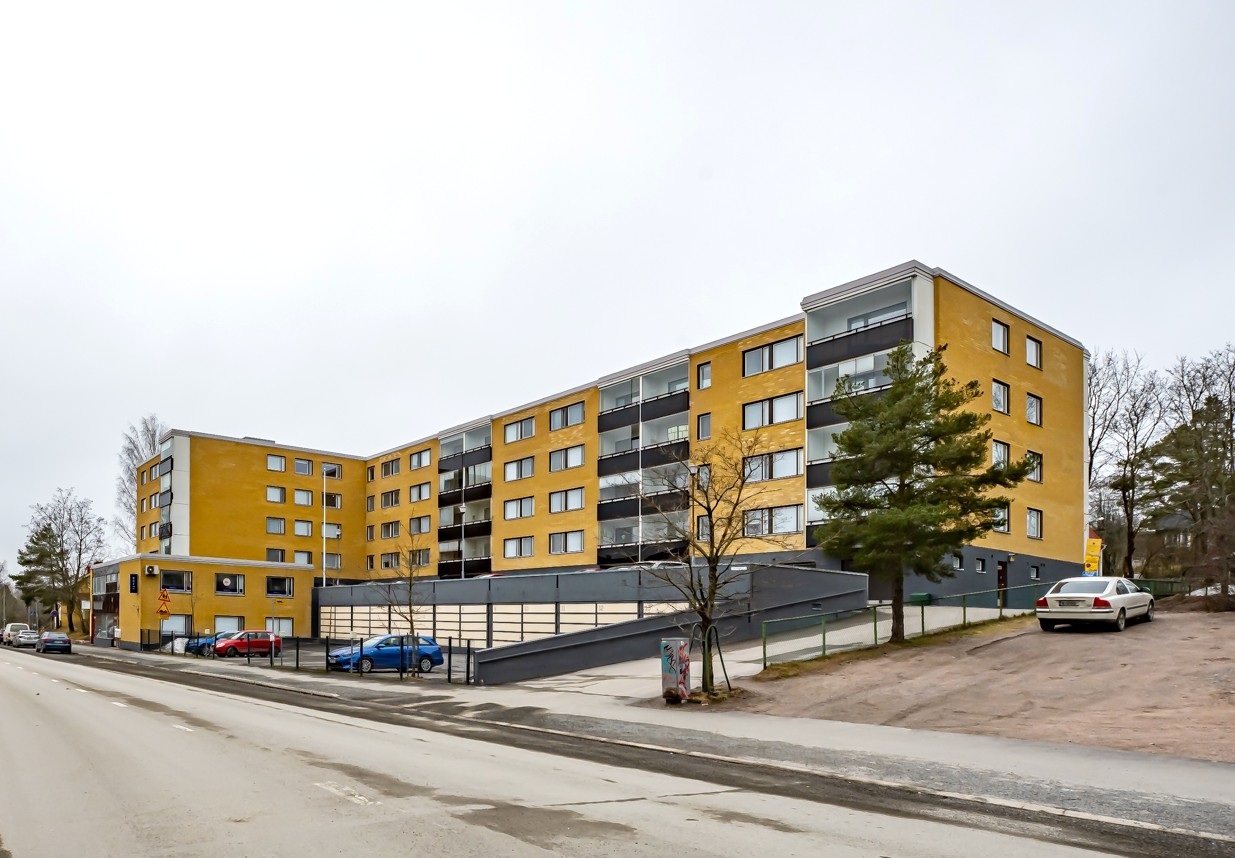 Erinomainen sijainti lähellä keskustan palveluja. Tervetuloa tutustumaan!