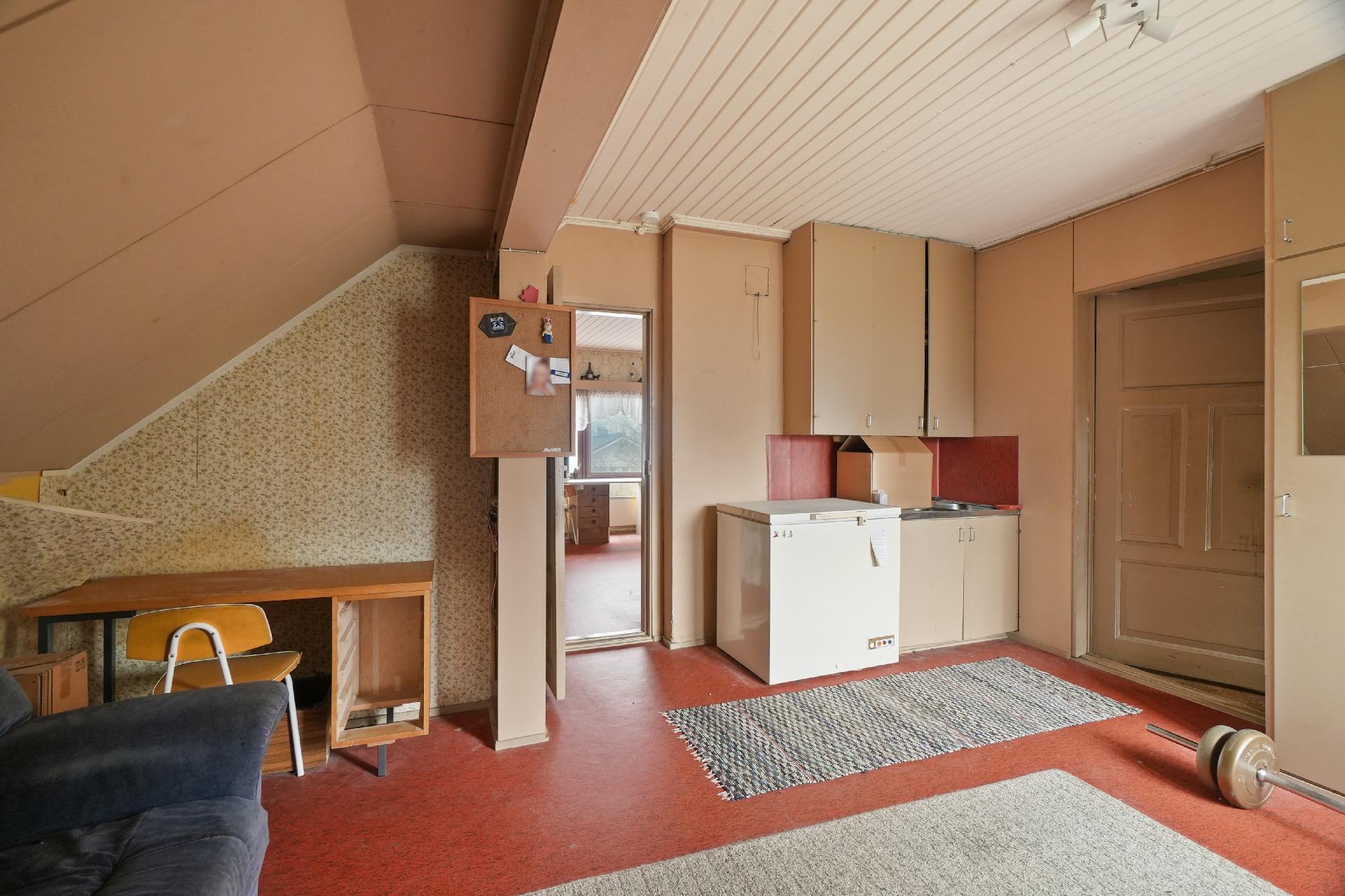 Yläkerrassa on ollut aikoinaan toinen asunto.