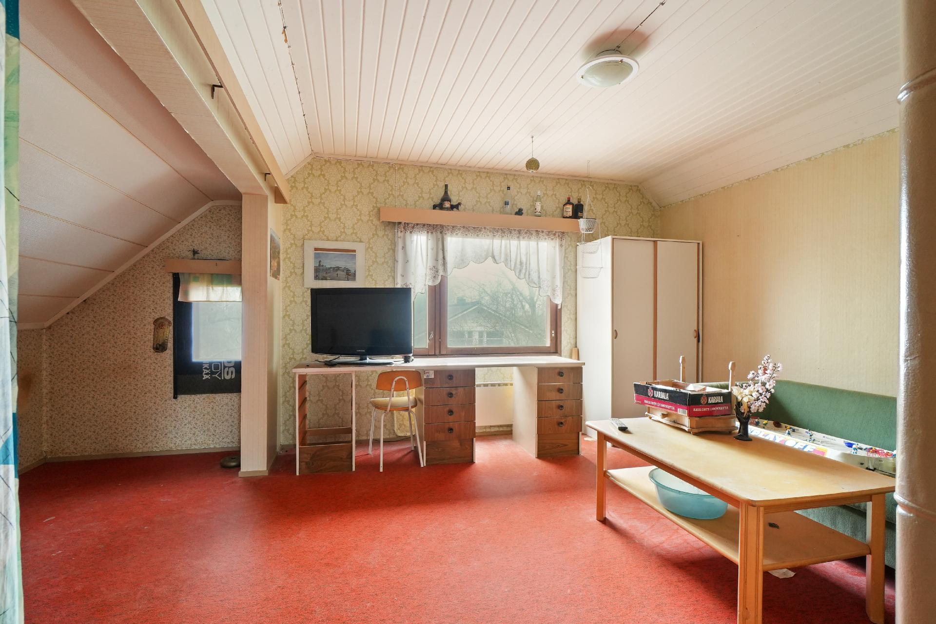 Muuntajankatu 13, Patastenmäki, Riihimäki