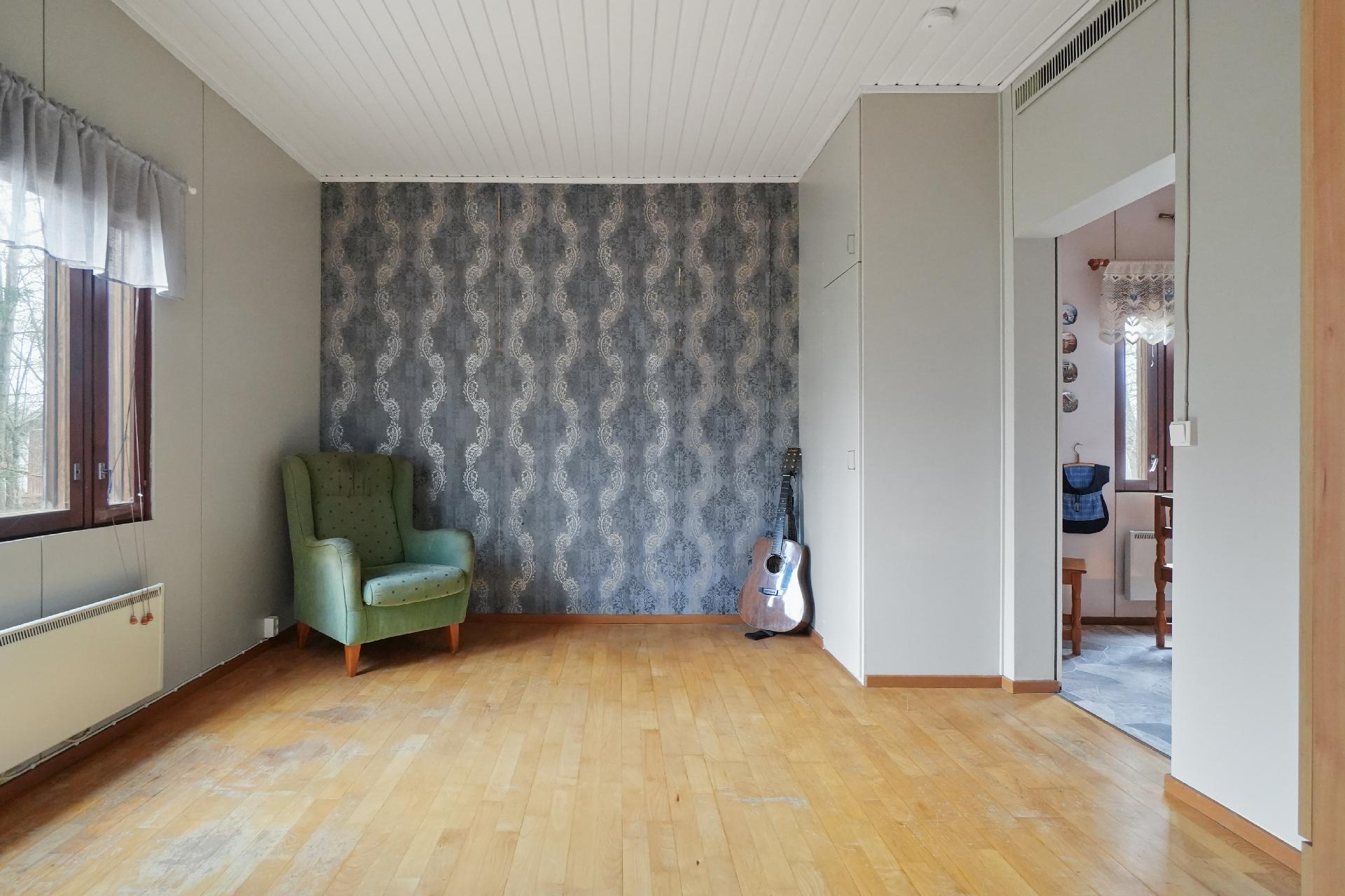 Muuntajankatu 13, Patastenmäki, Riihimäki