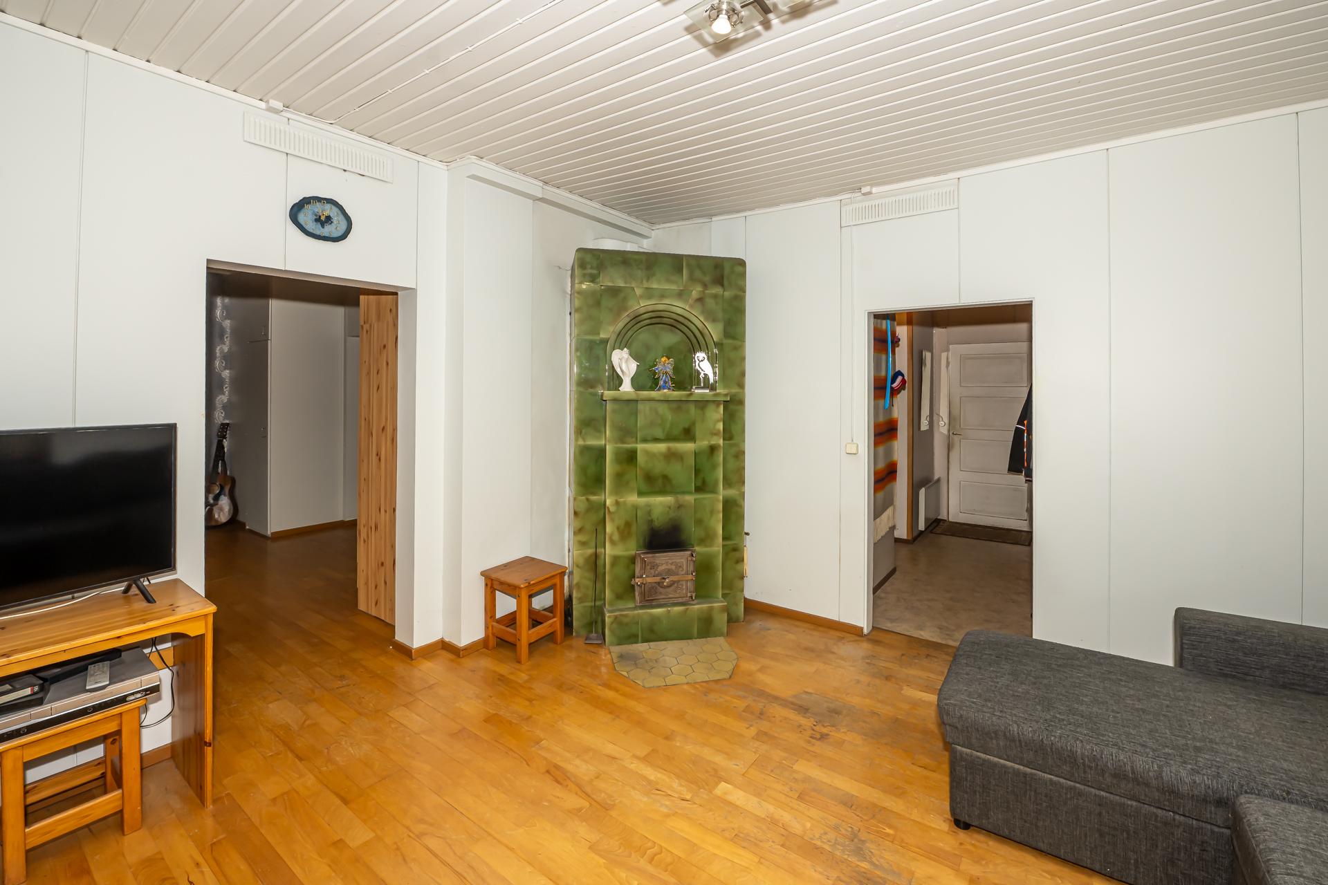 Muuntajankatu 13, Patastenmäki, Riihimäki