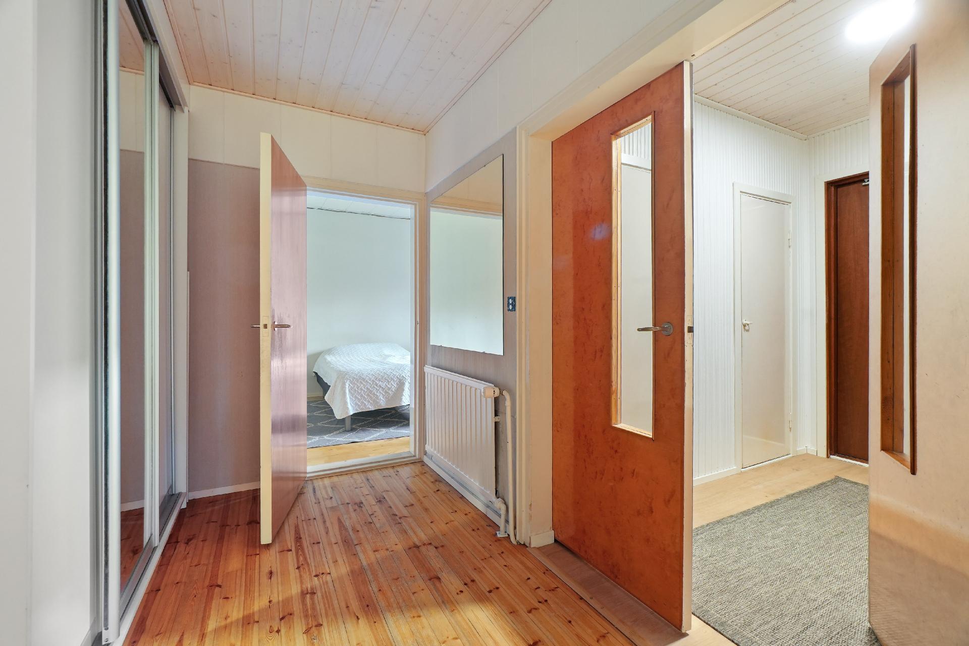 Sipusaarentie 56, Petsamo, Riihimäki