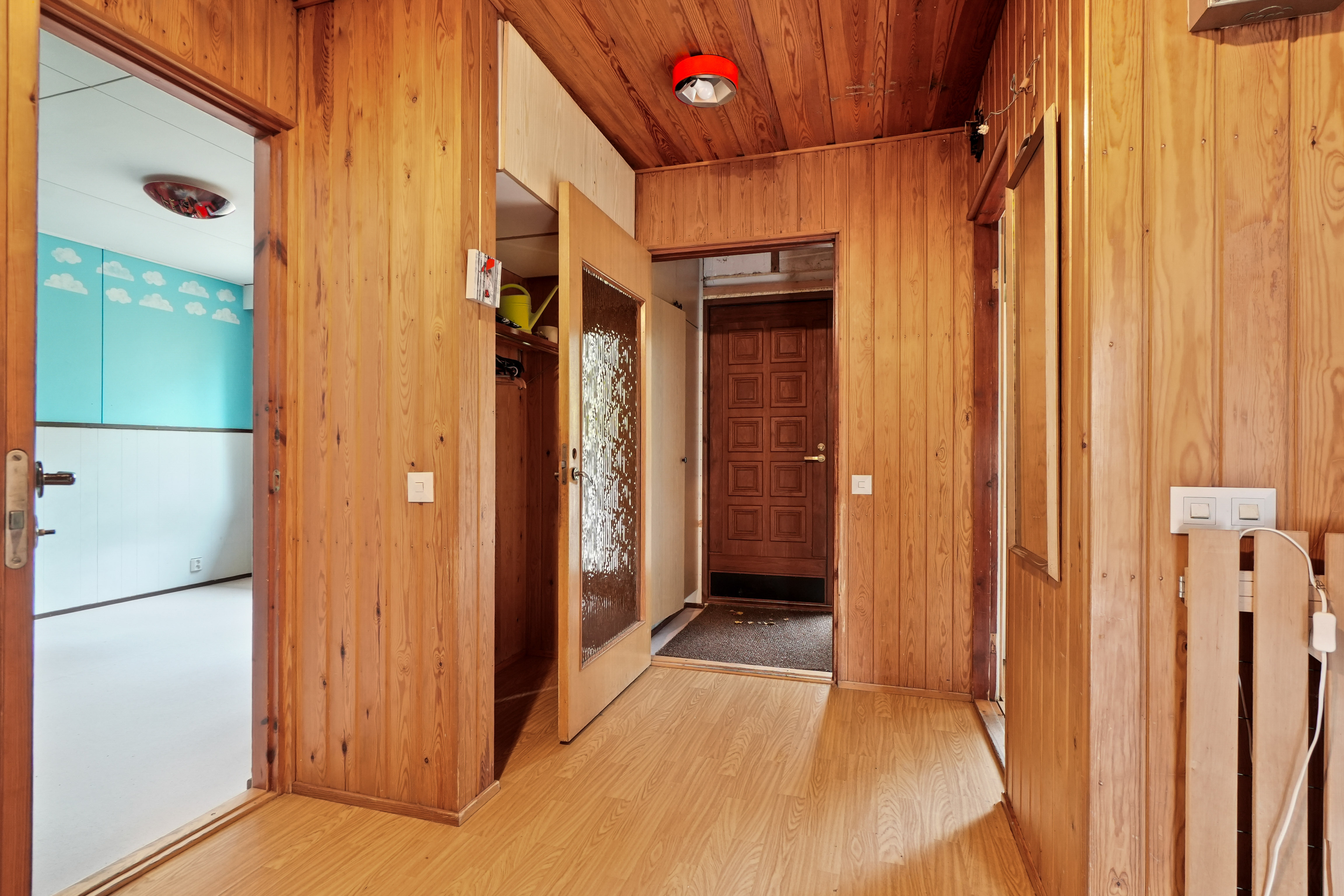 Pääsisäänkäynnin eteinen