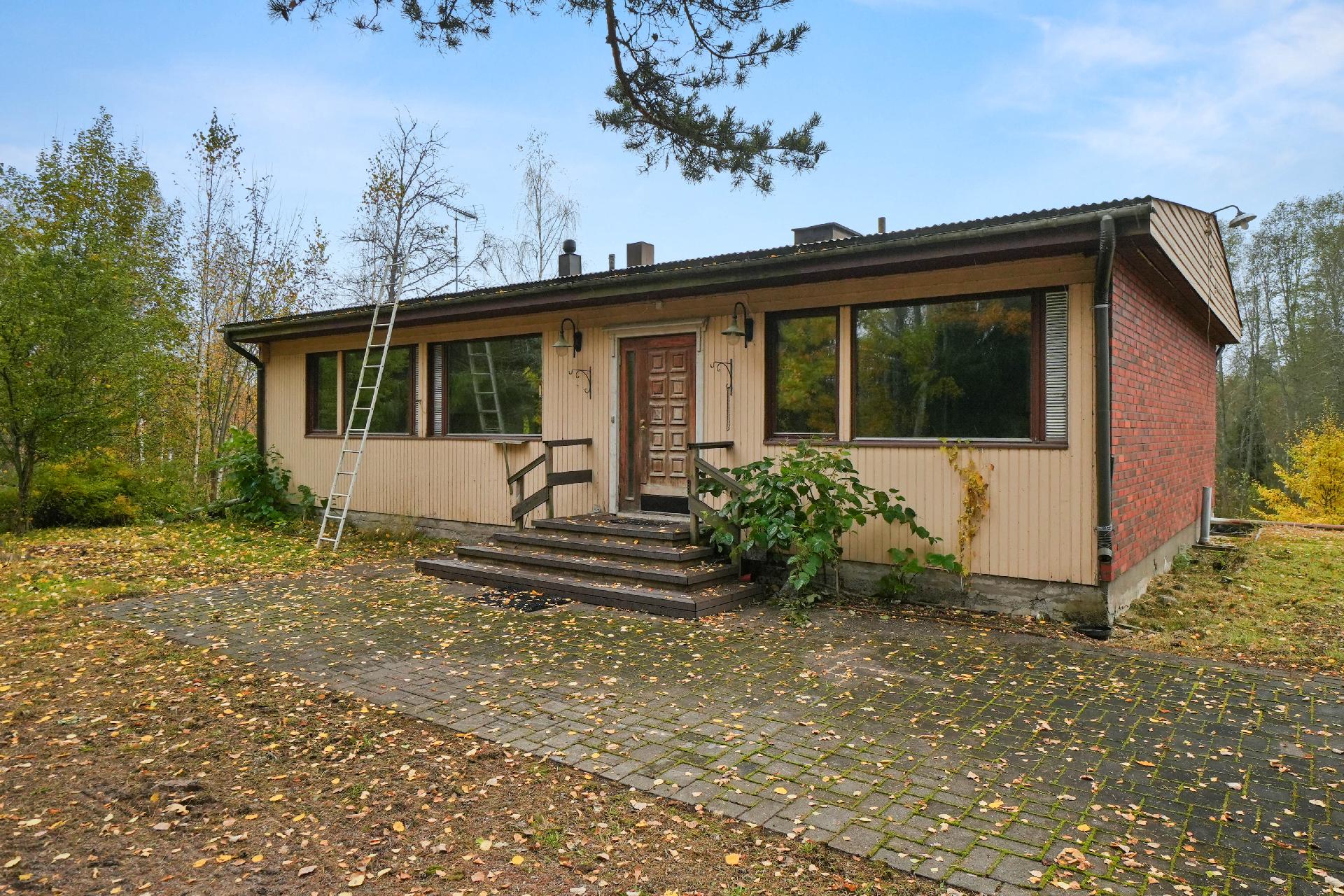 Pääsisäänkäynti