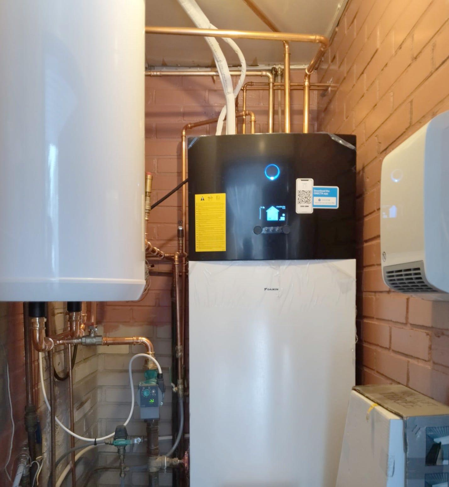 Vesi-ilmalämpöpumppu