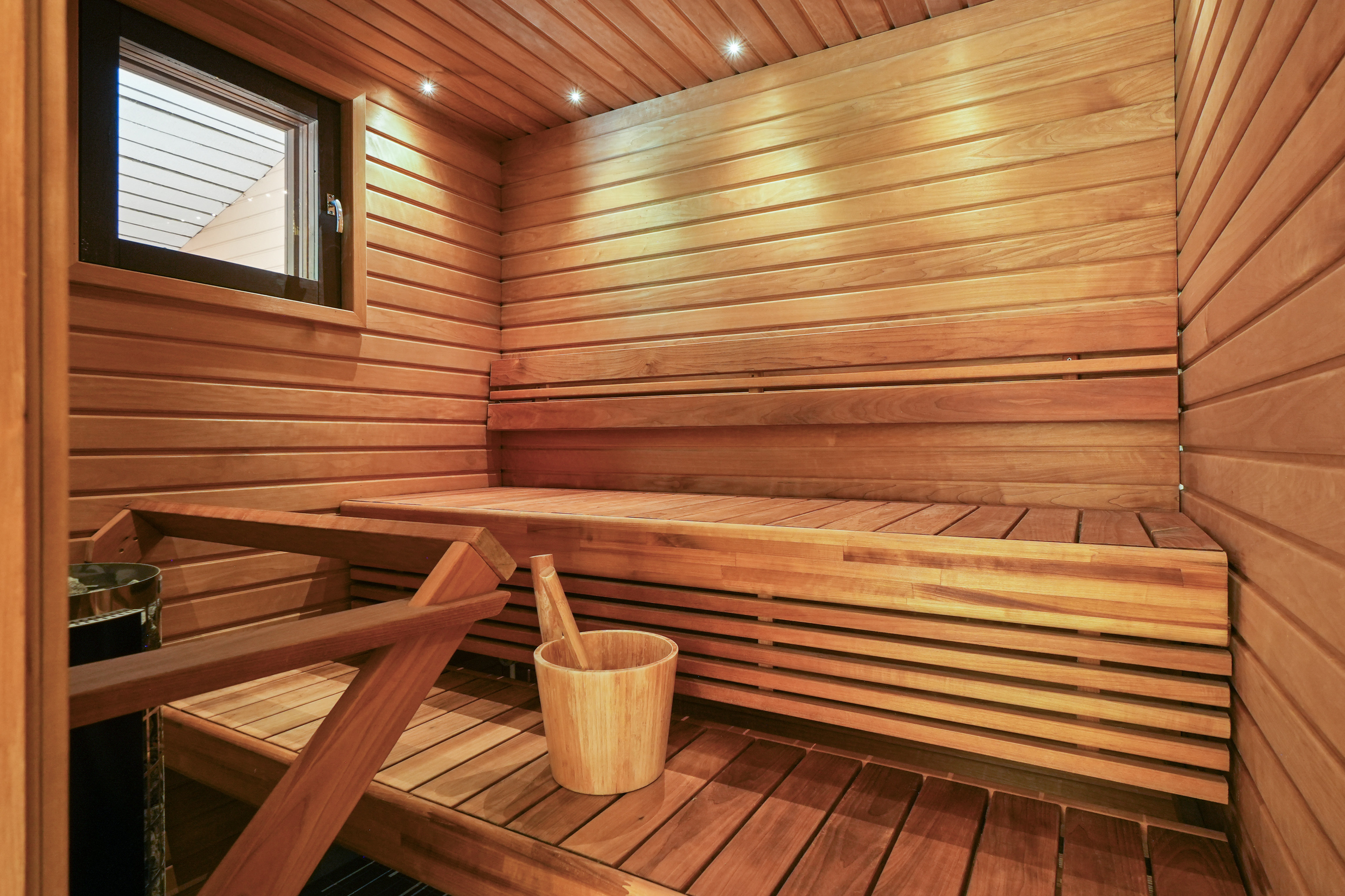 Viihtyisässä saunassa on ikkuna