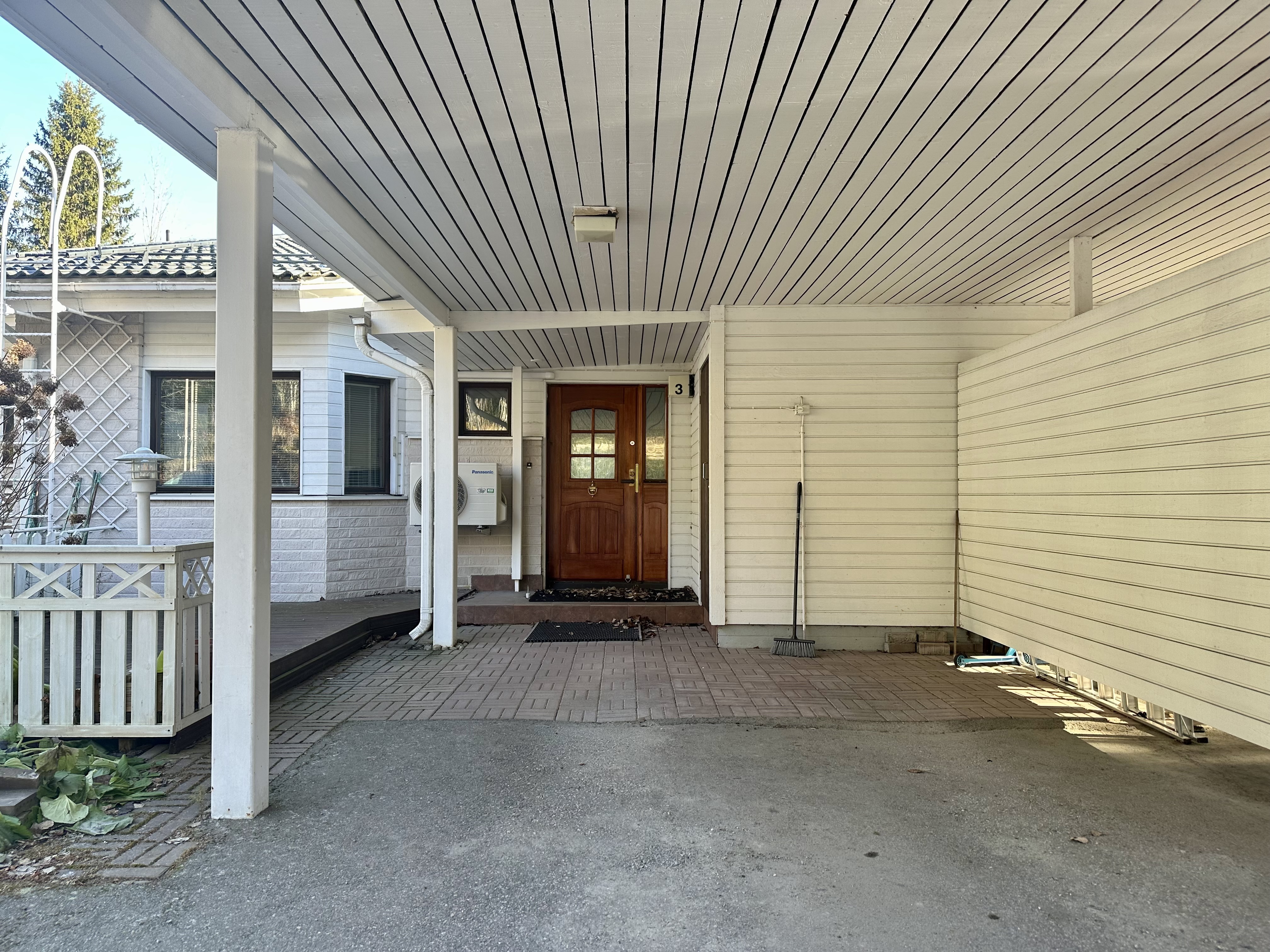 Lemmenmäentie 28, Kirjaus, Riihimäki