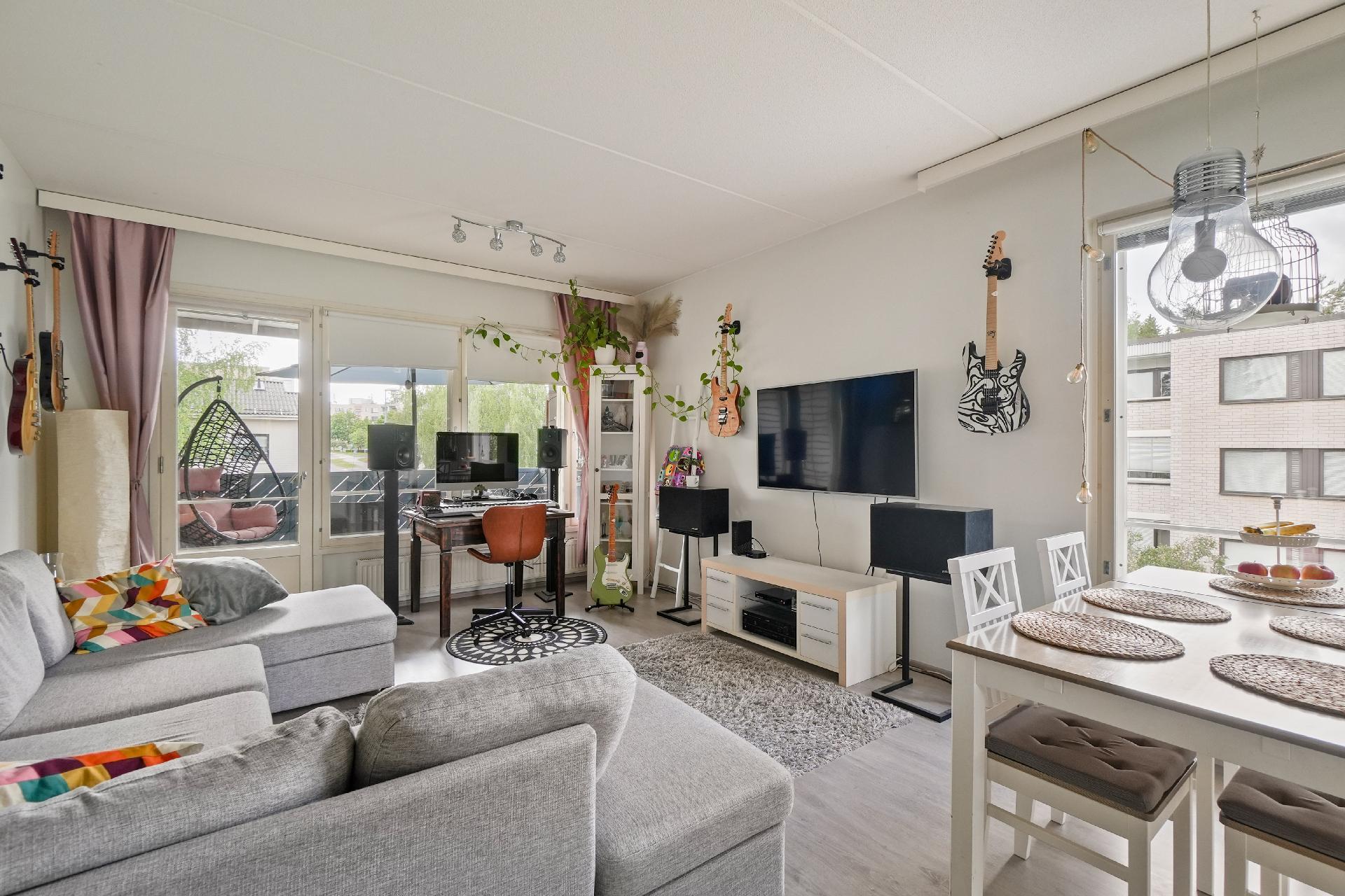 Santakatu 11, Hirsimäki, Riihimäki