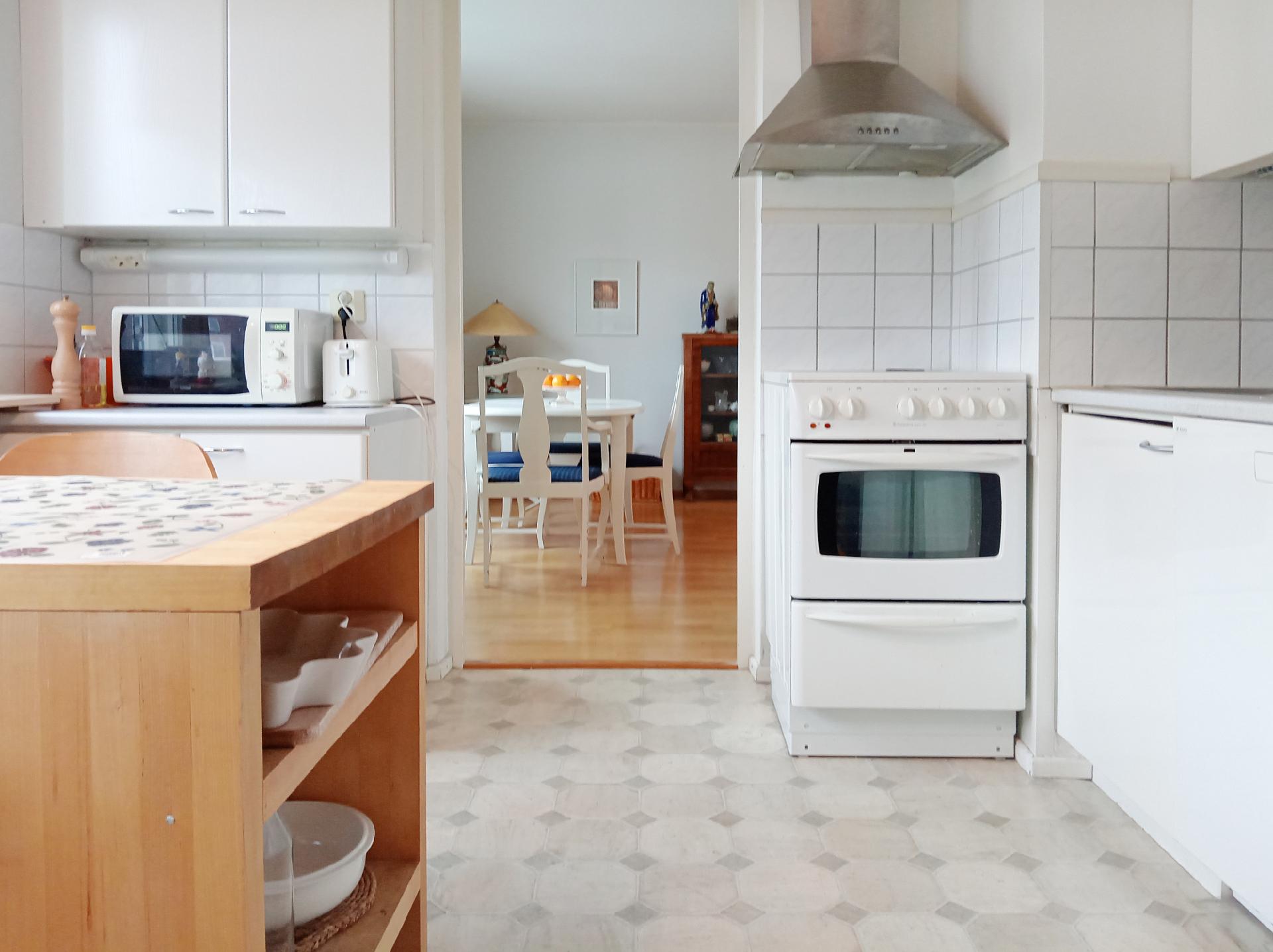 Keittiön vieressä on ruokailutila