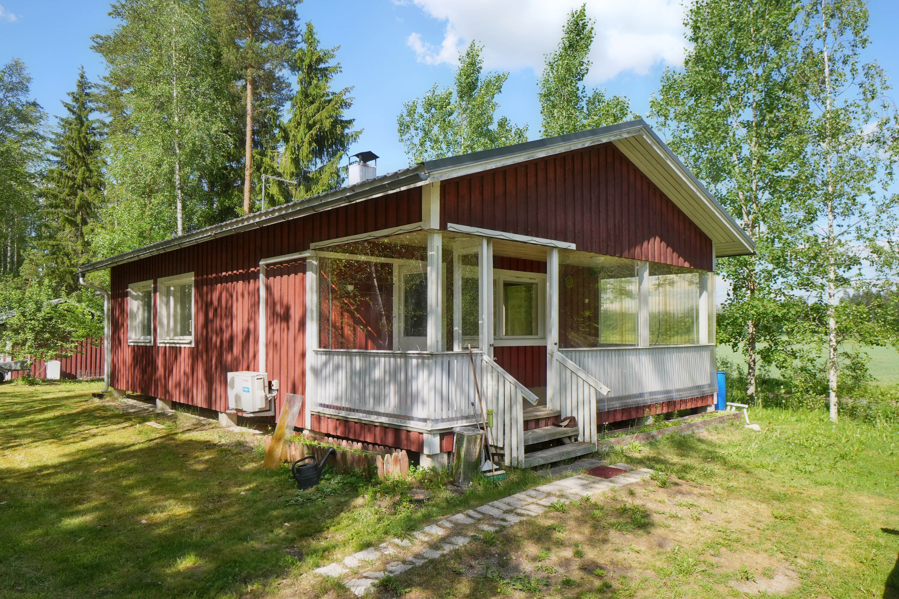 Asunto ympärivuotinseen käyttöön Pursijärven rannassa