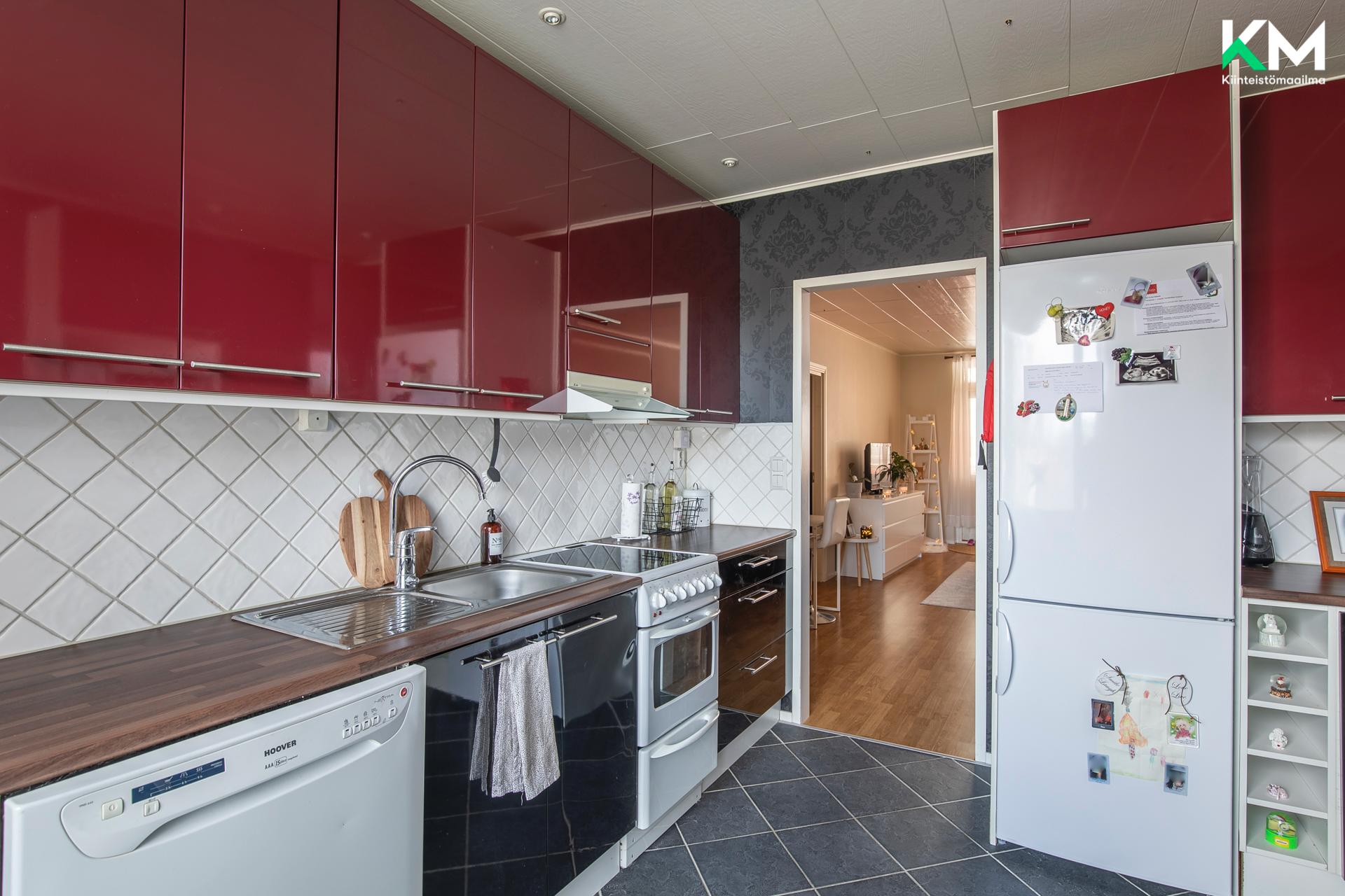 Keittiö remontoitiin 2009