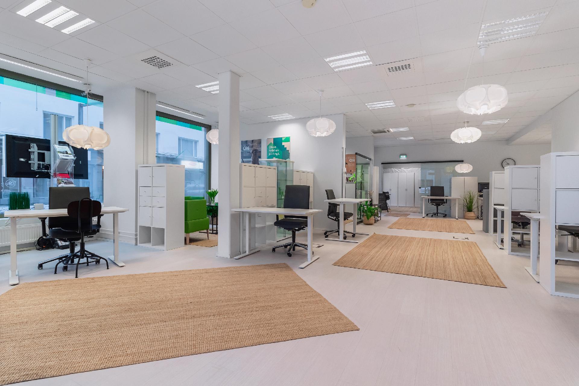 Valoisa moderni kokonaisuus.