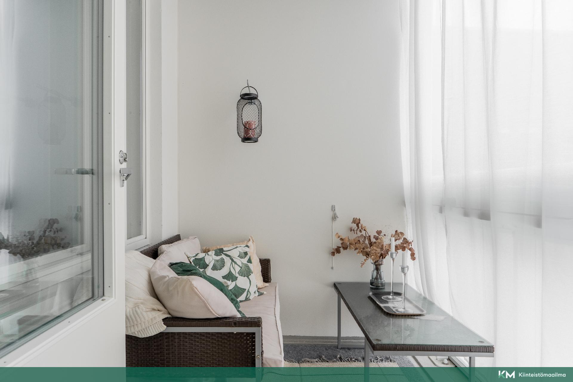 Parveke lännen suuntaan