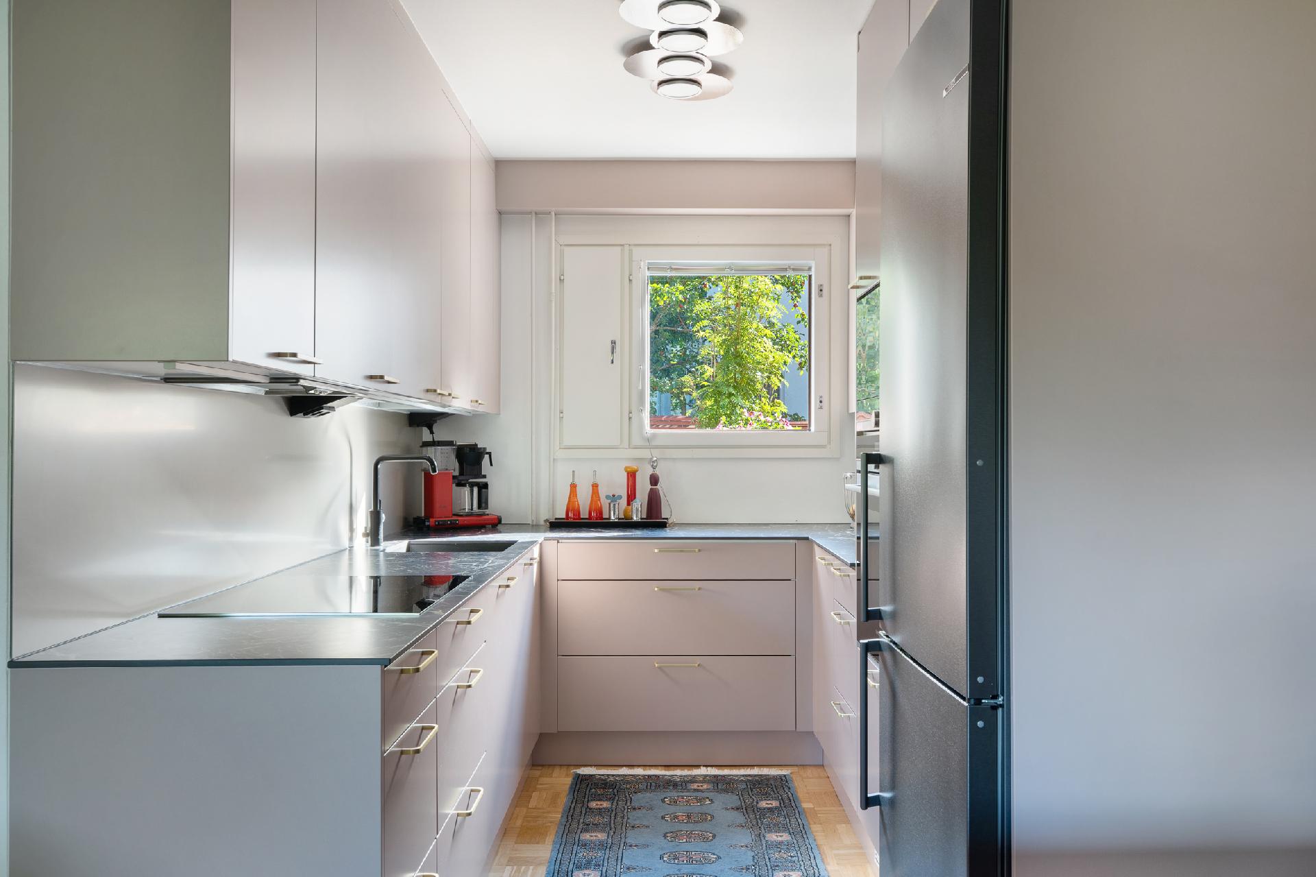 Tyylikkäästi uusittu keittiö