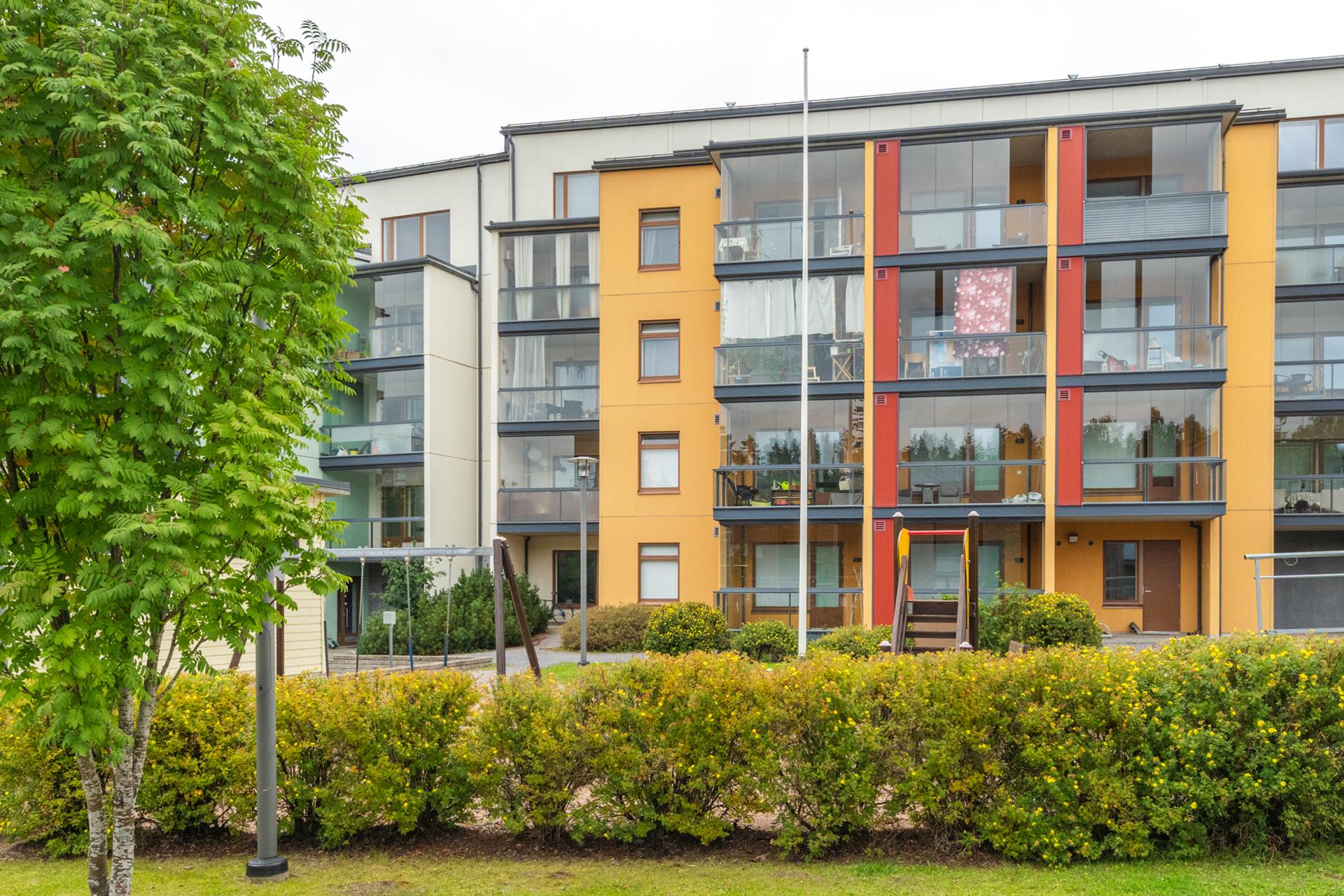 Taloyhtiöllä on suojaisa ja viihtyisä sisäpiha