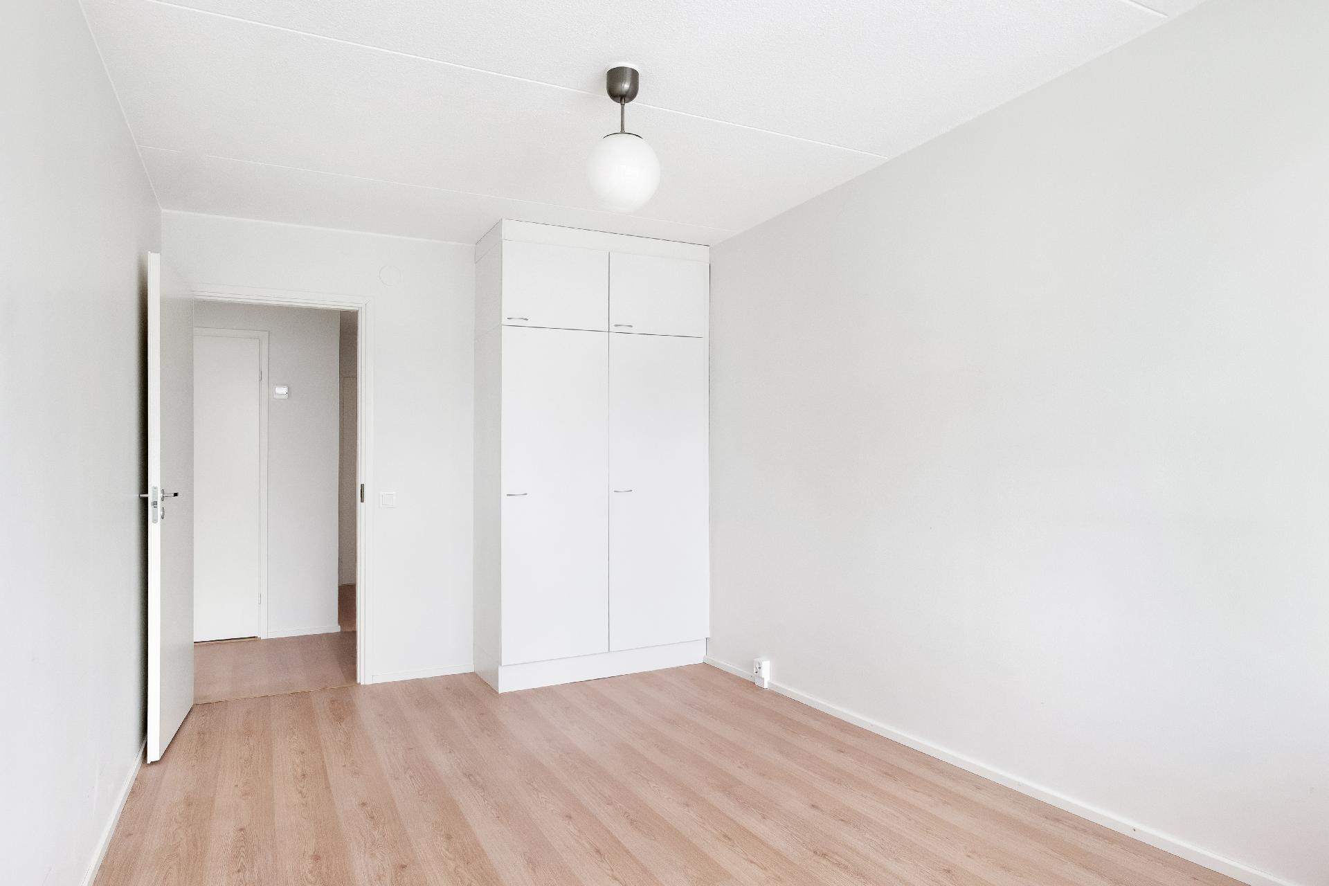 Makuuhuoneessa myös kaapisto