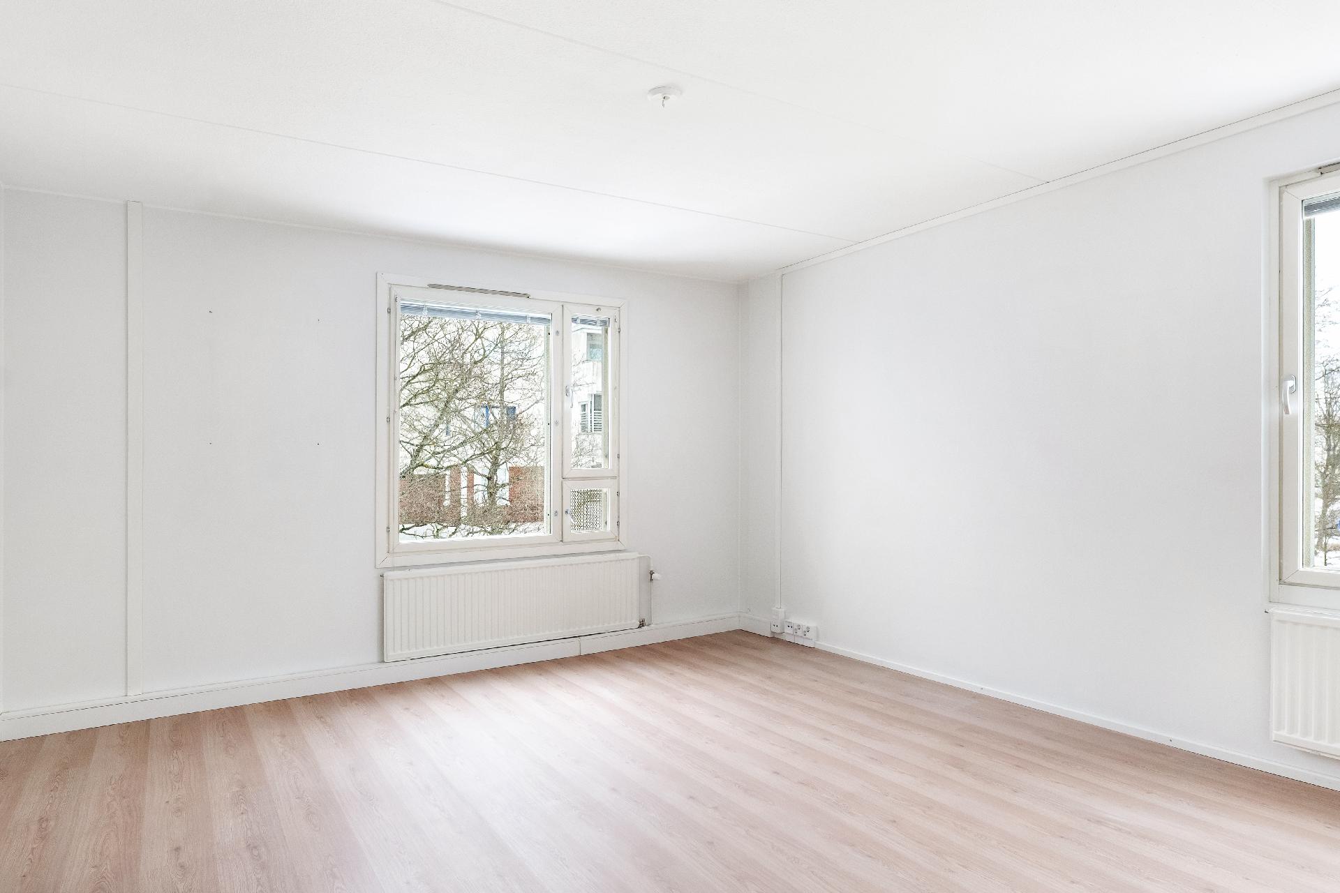 Merivalkama 3-5, Kivenlahti, Espoo