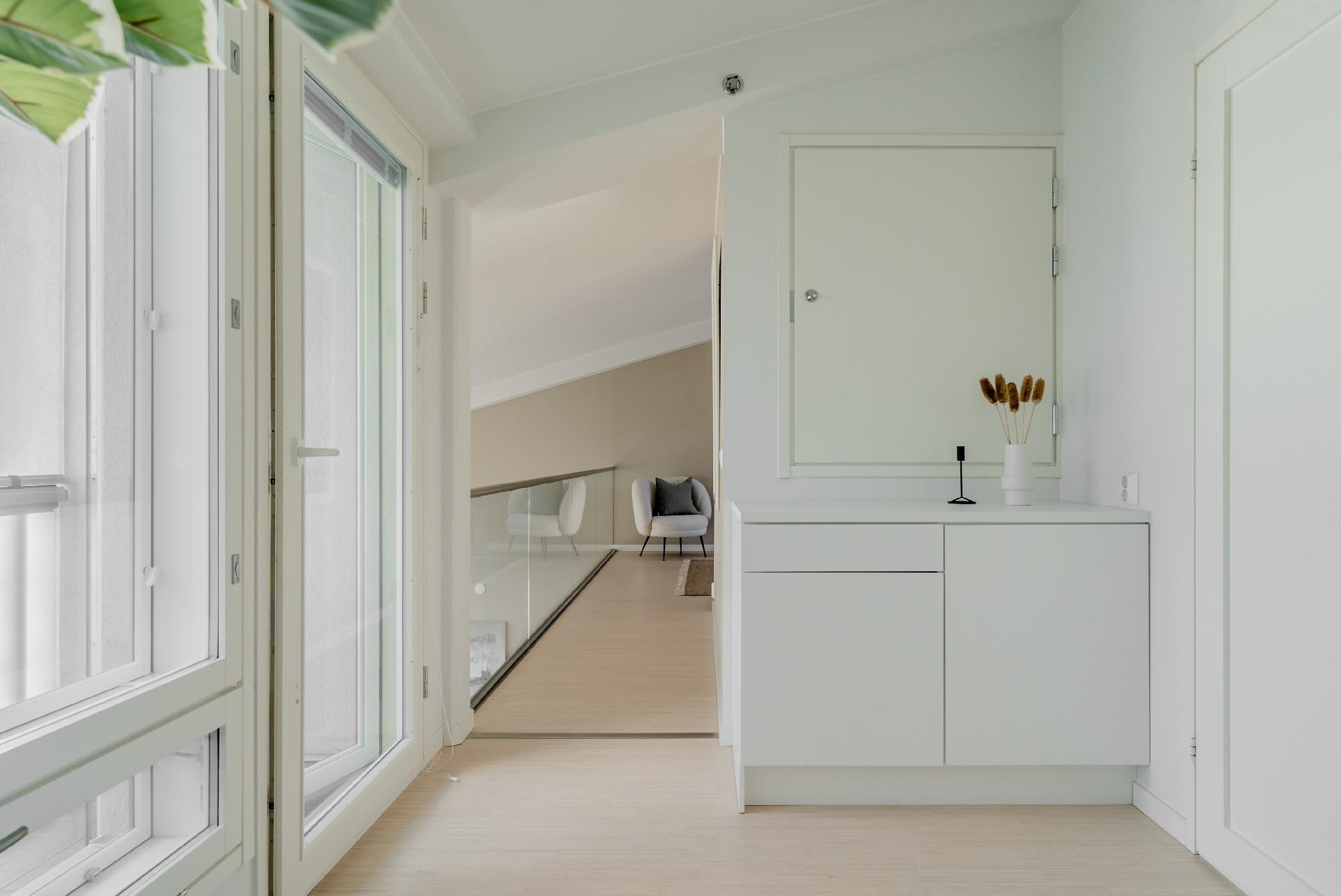 Mikonkatu 11, Kluuvi, Helsinki