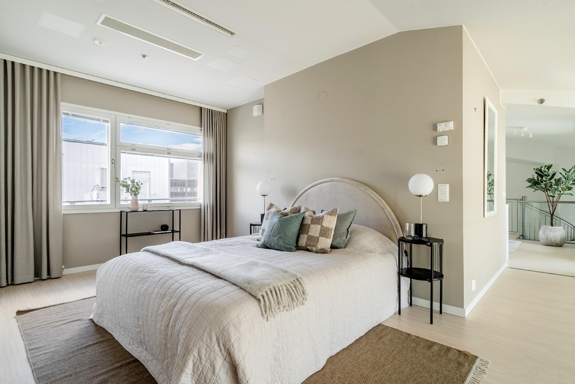 Mikonkatu 11, Kluuvi, Helsinki