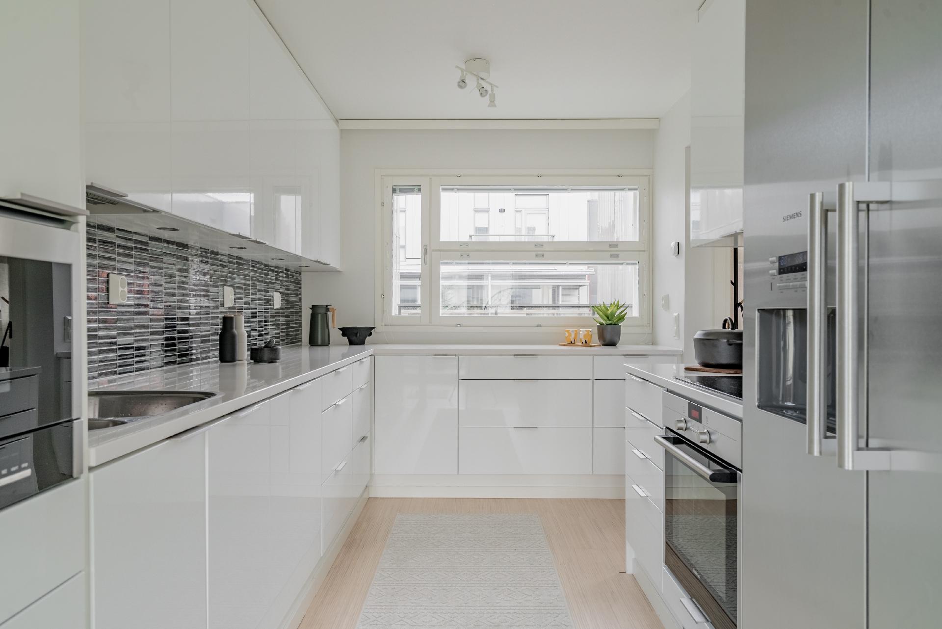 Mikonkatu 11, Kluuvi, Helsinki