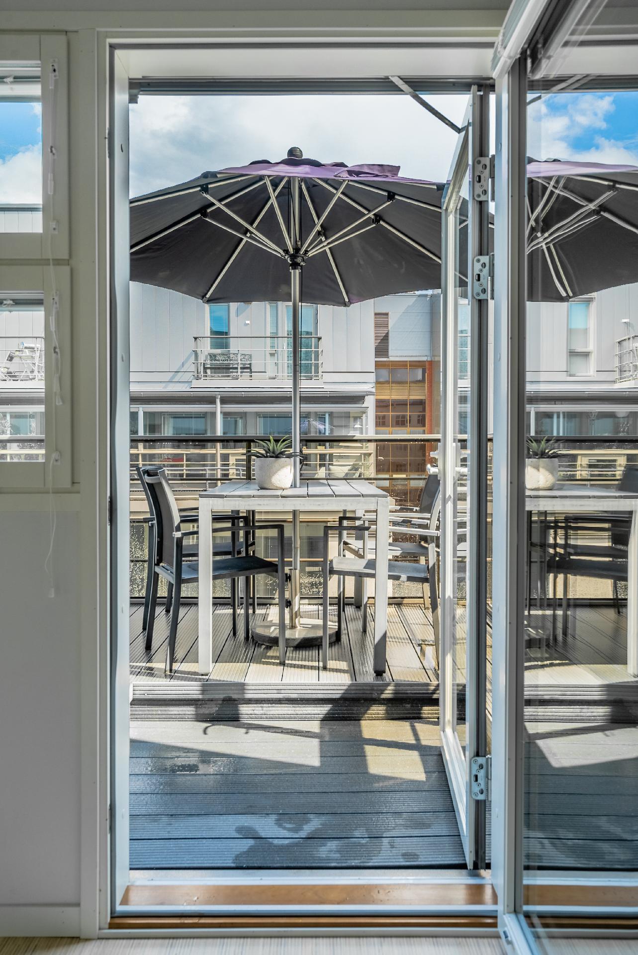 Mikonkatu 11, Kluuvi, Helsinki