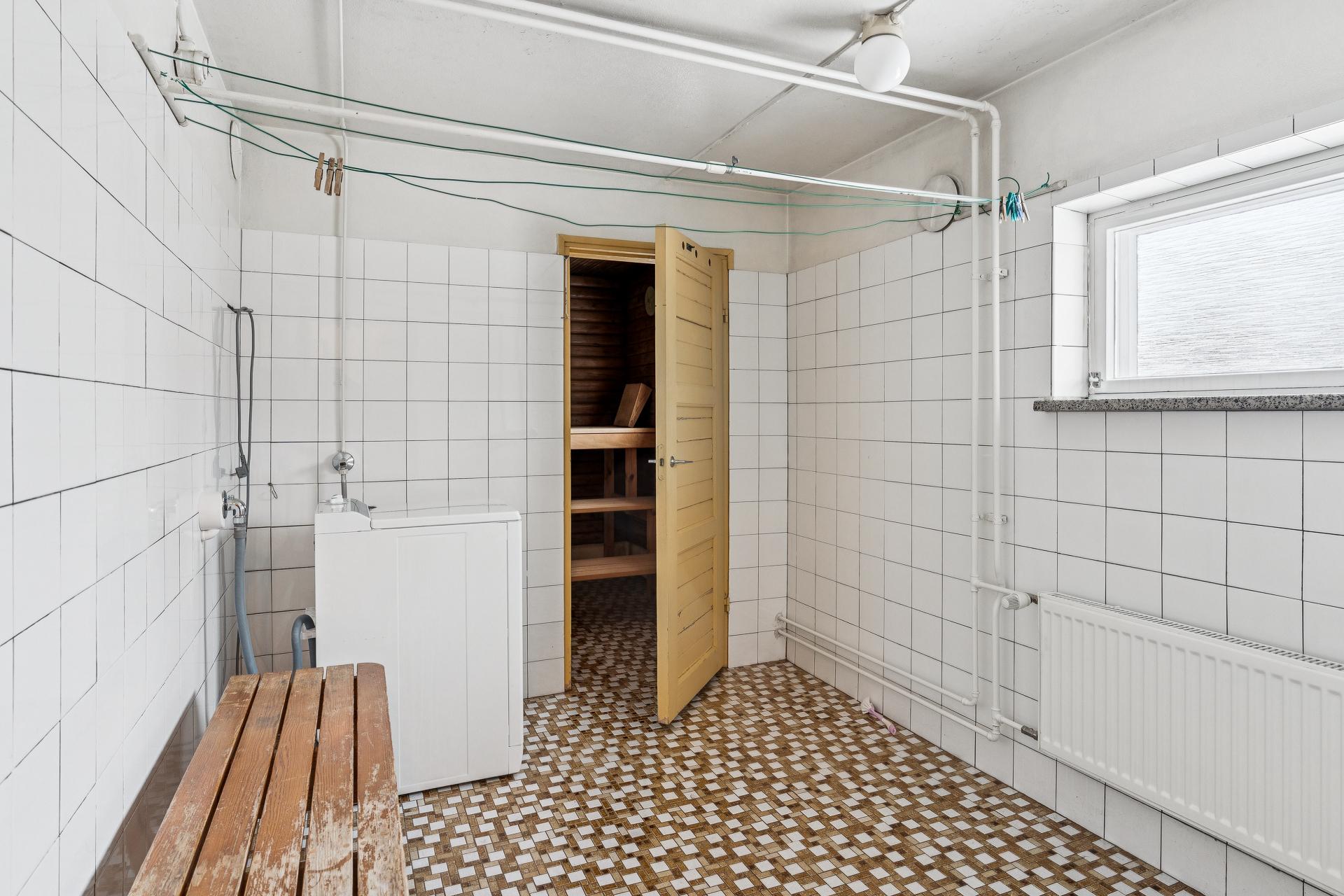 Sateenkaarentie 24, Suutarila, Helsinki