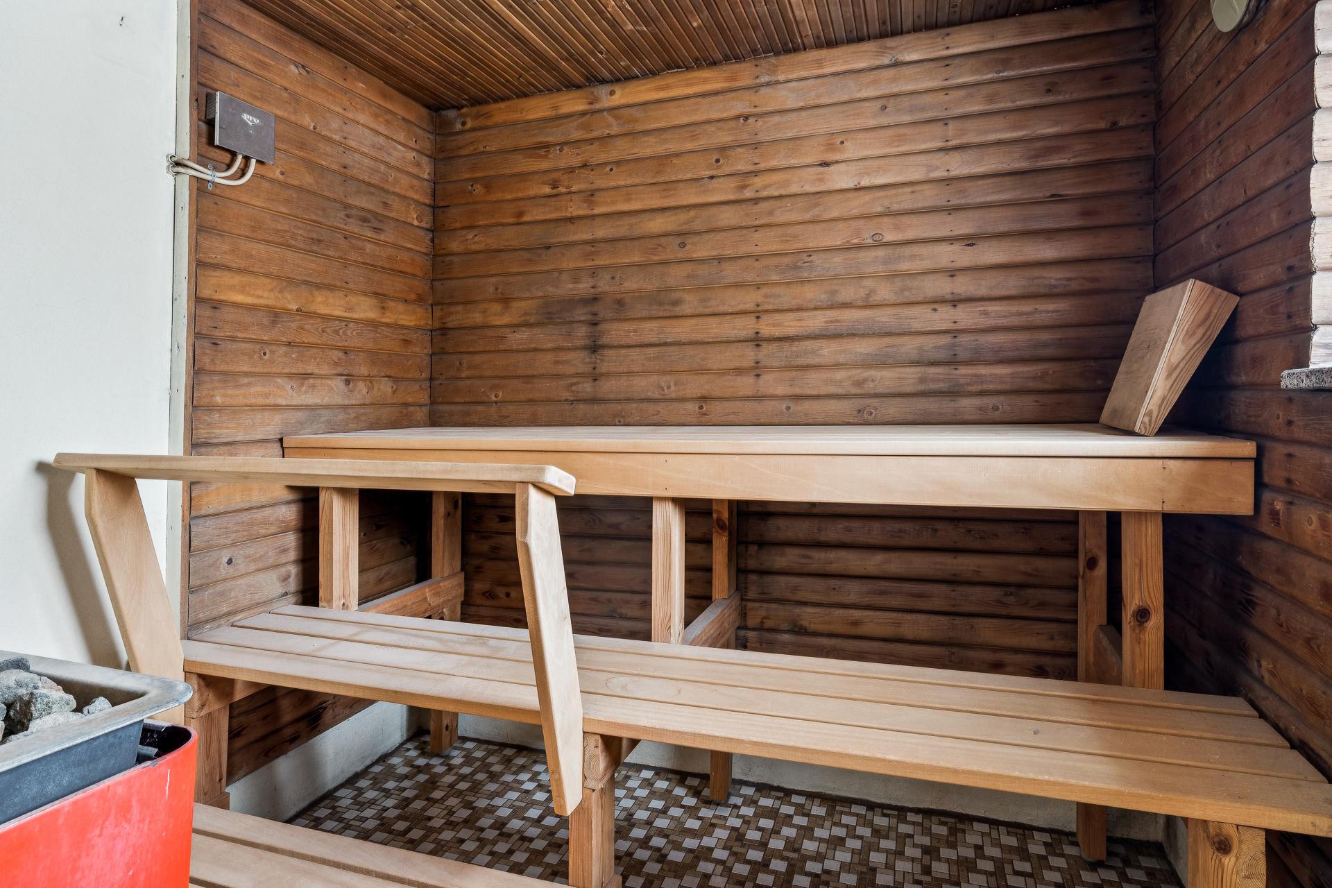 Sateenkaarentie 24, Suutarila, Helsinki