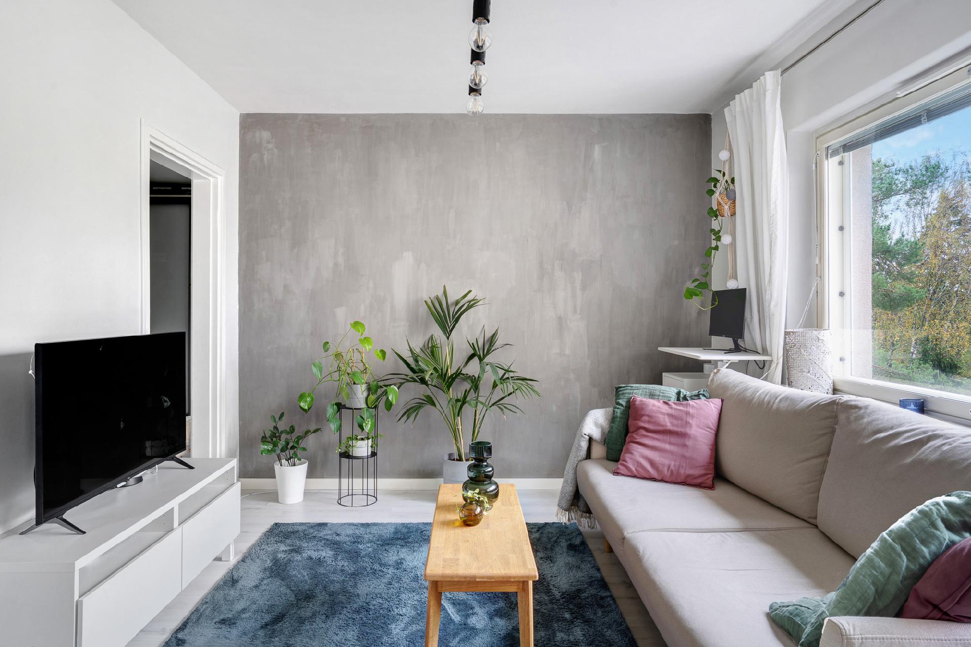 Ikkunasta  valoa ja vapaata näkymää