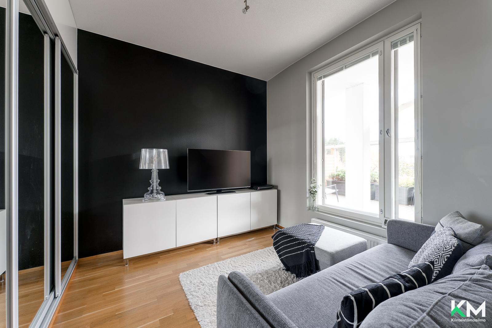 Työ/oleskeluhuone (mh 2)