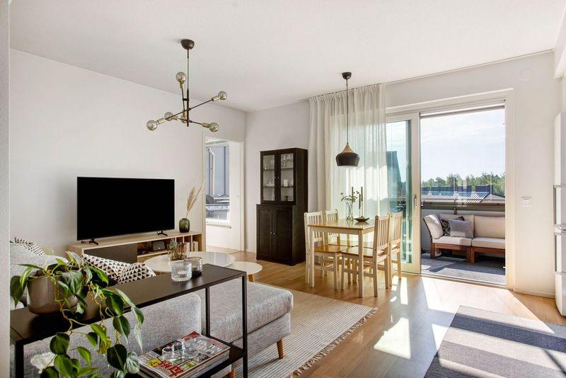 Taidemaalarinkatu 16, Kuninkaantammi, Helsinki