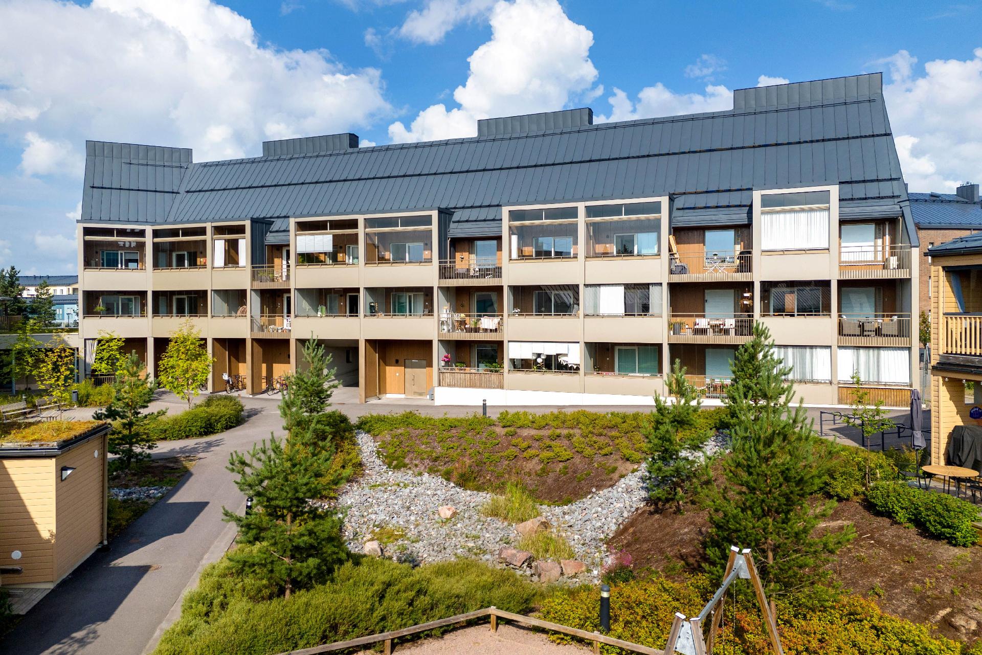 Taidemaalarinkatu 16, Kuninkaantammi, Helsinki