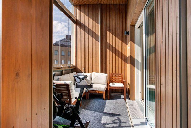 Taidemaalarinkatu 16, Kuninkaantammi, Helsinki