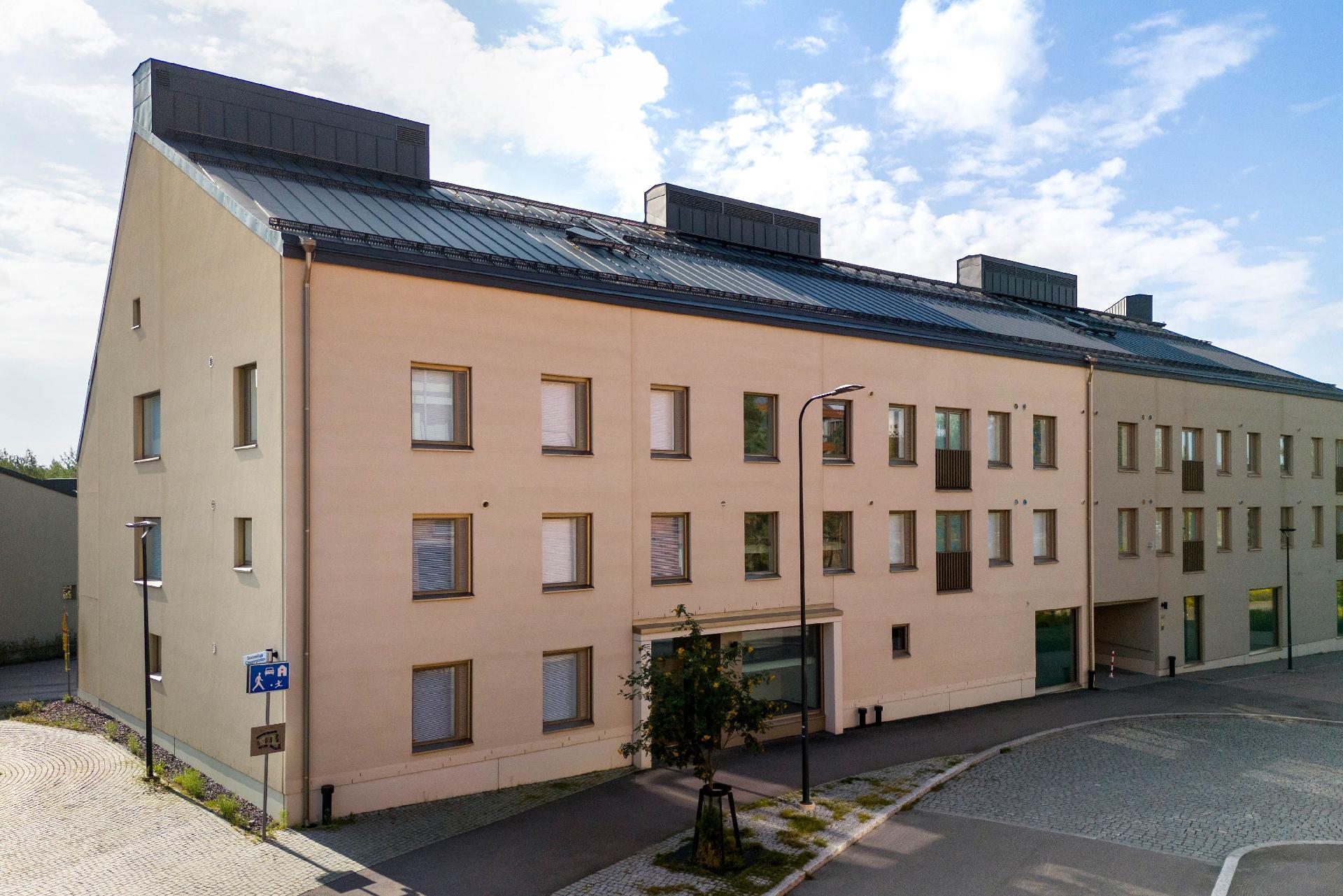 Taidemaalarinkatu 16, Kuninkaantammi, Helsinki