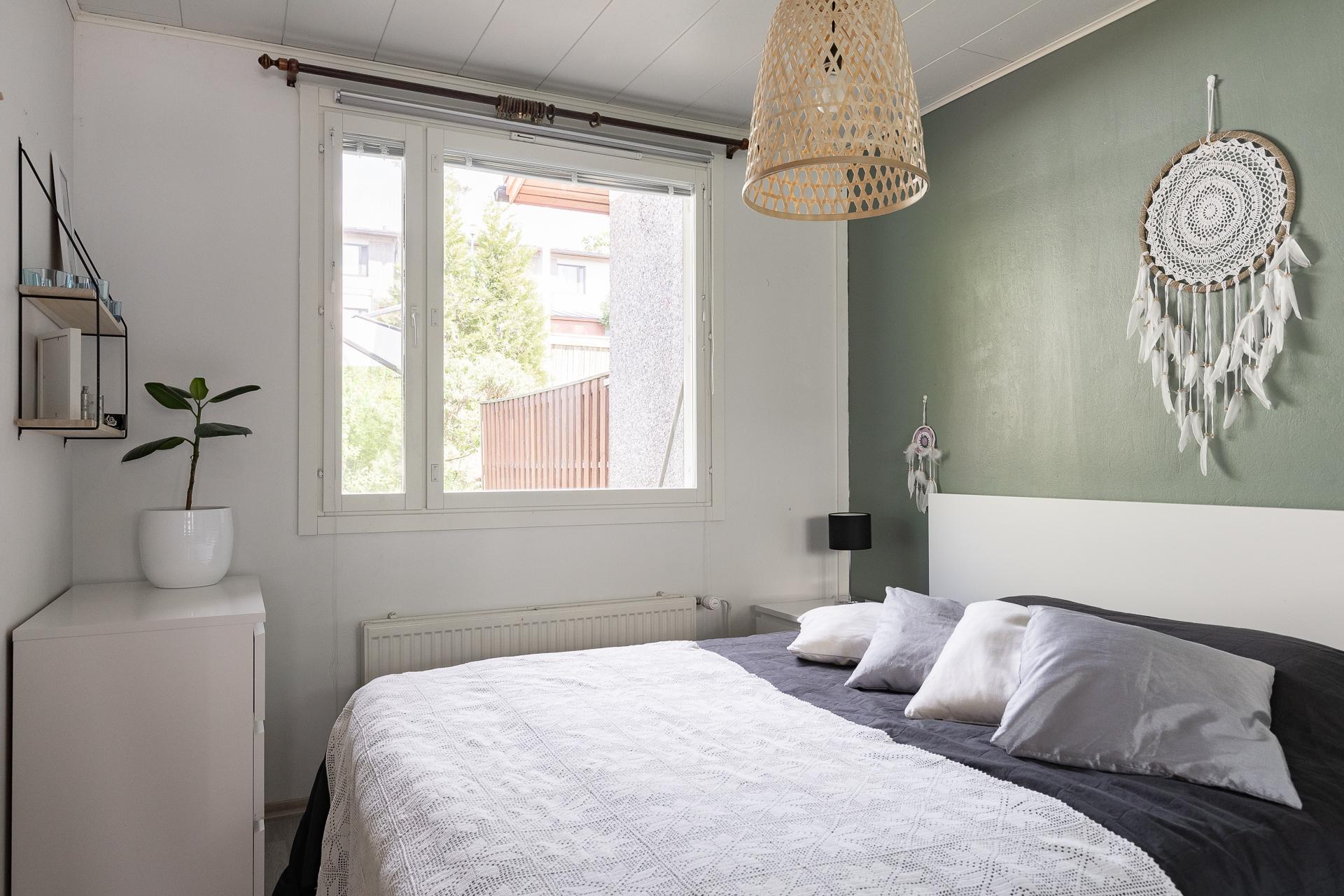 Yläkerran makuuhuone