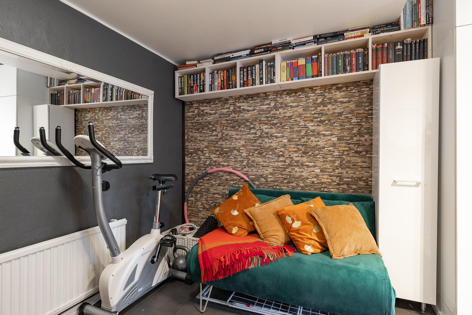 Alakerran oleskelutila