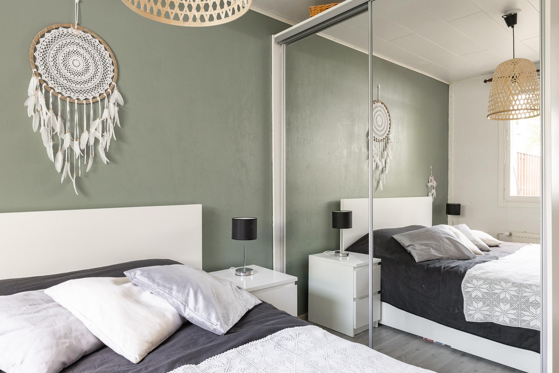 Yläkerran makuuhuone