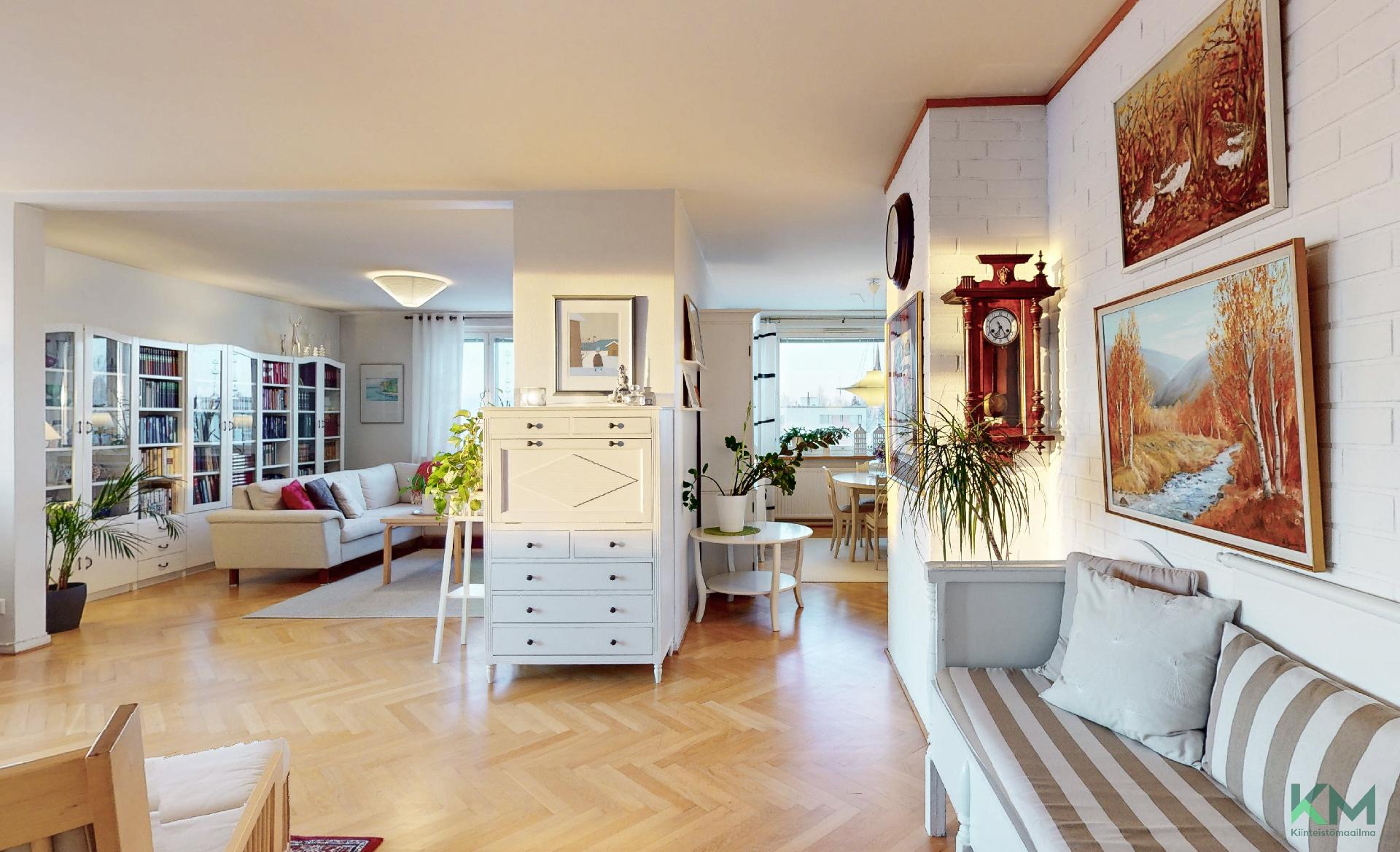 Väljyyttä ja valoa