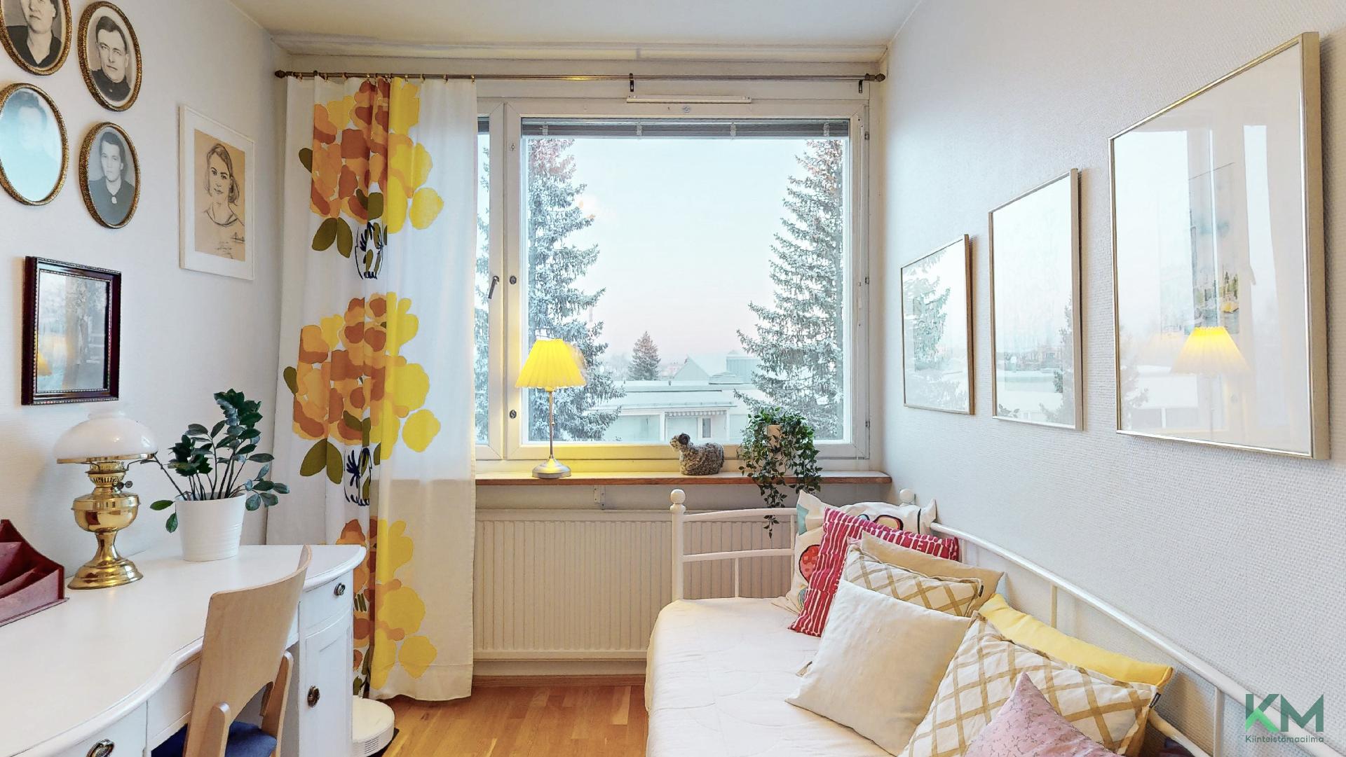 Makuuhuone/vierashuone