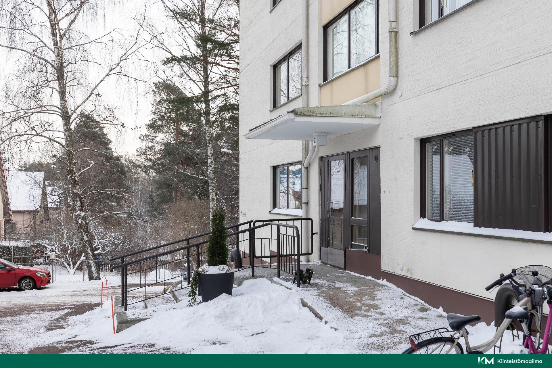 Pääskysentie 2A, Metsola, Kotka