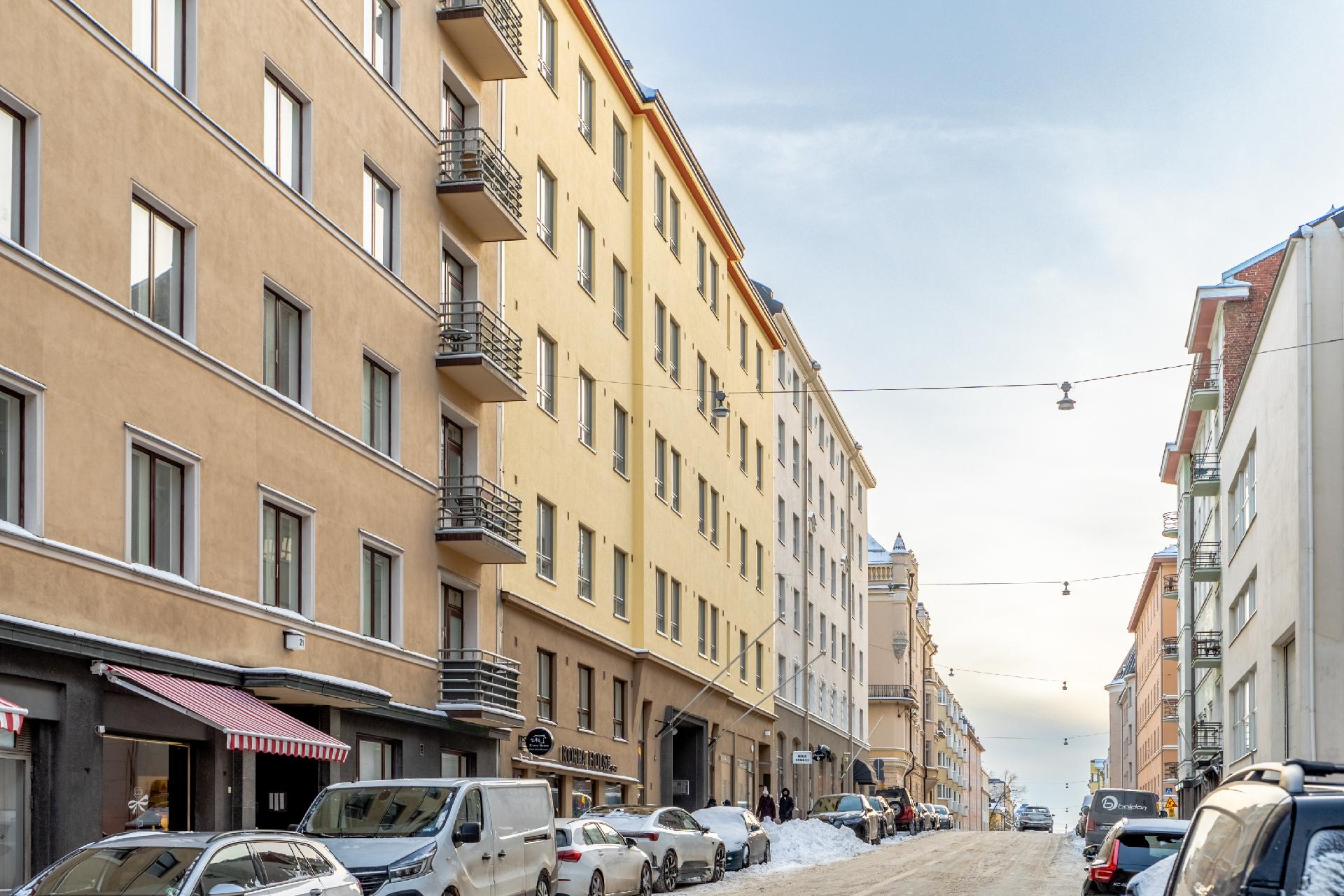 Mariankatu 19 kadun puoli.