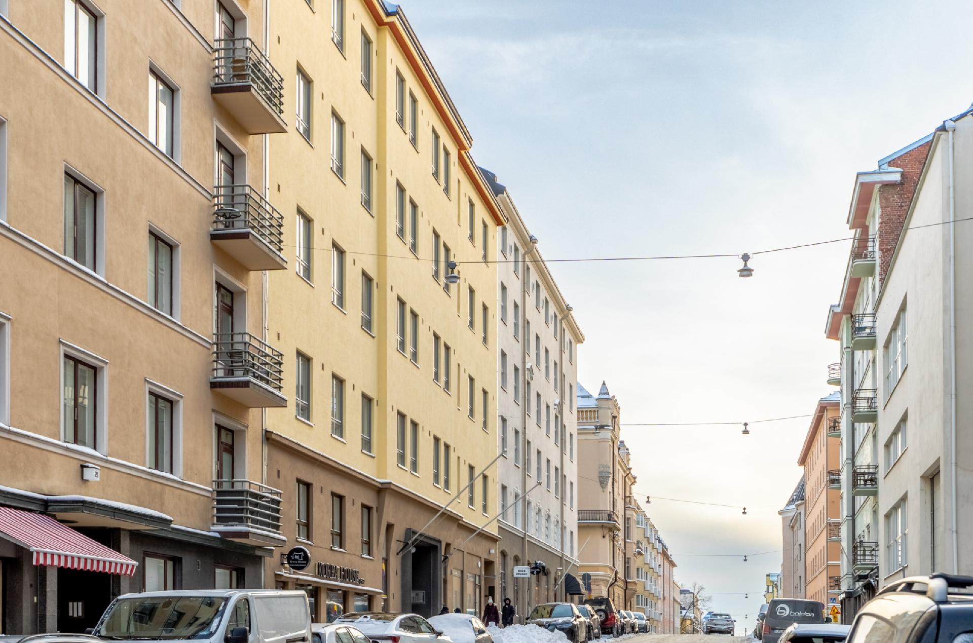 Mariankatu 19 kadun puoli.