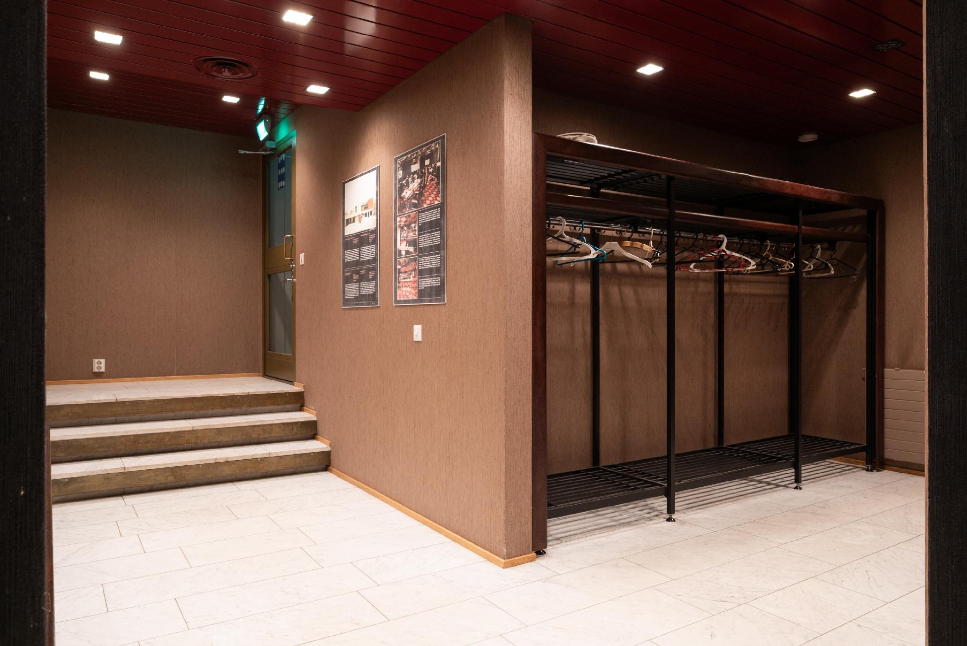 Kellarikerroksen sisääntulo