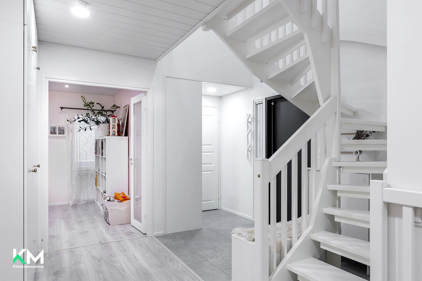 Palloilijantie 17, Kivikkokangas, Oulu