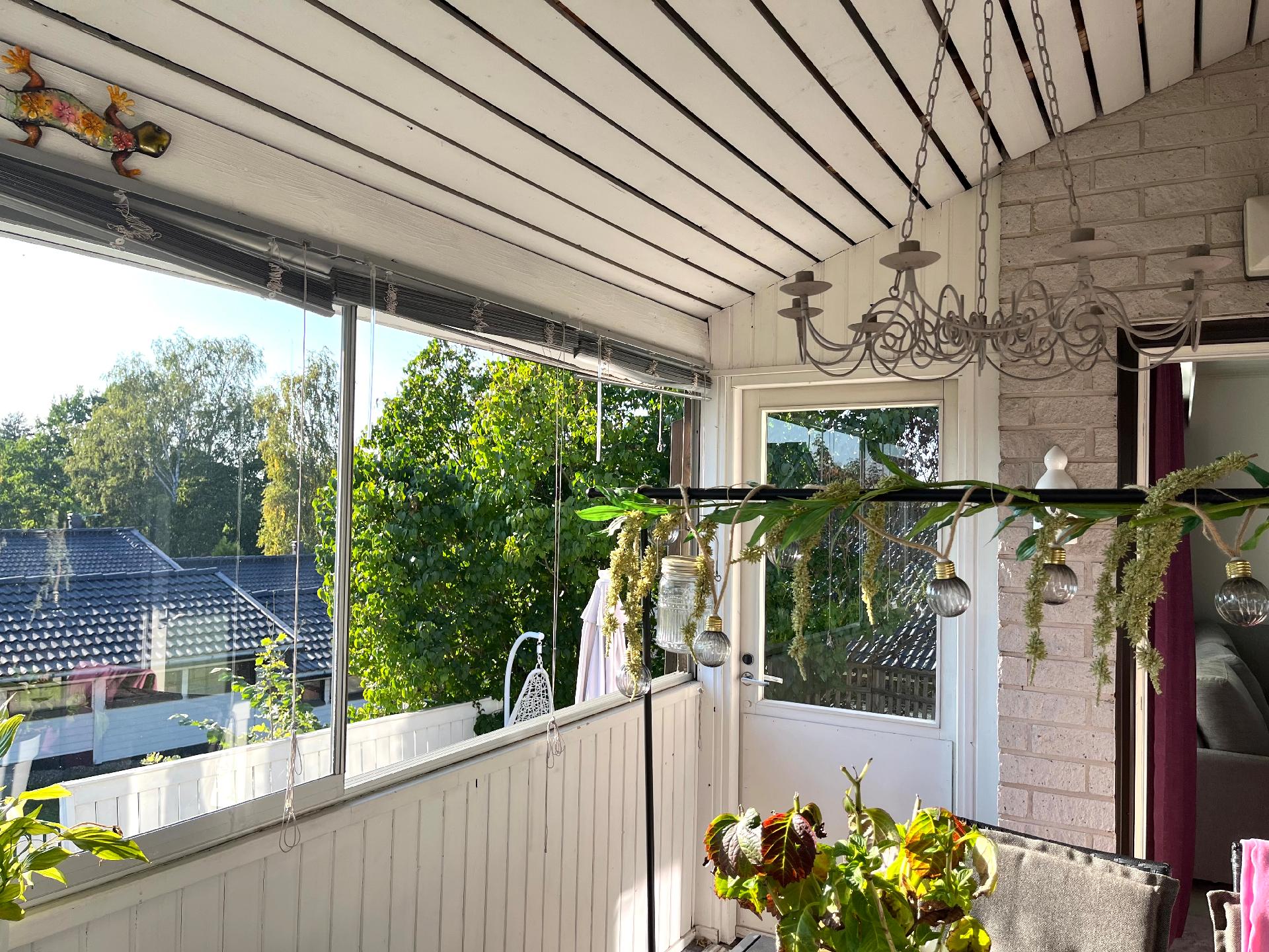 Käpylinnuntie 8, Tapaninvainio, Helsinki