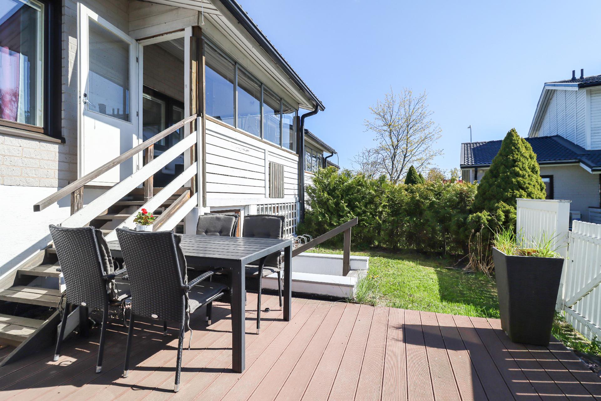 Käpylinnuntie 8, Tapaninvainio, Helsinki